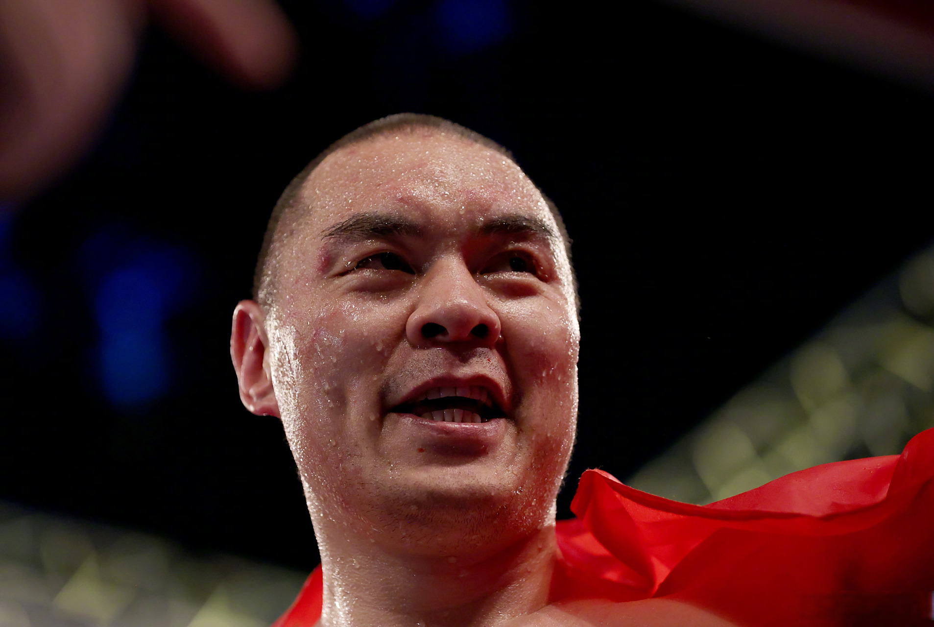 英国本土名将乔伊斯,就此收获wbo(世界拳击组织)重量级过渡拳王金腰带