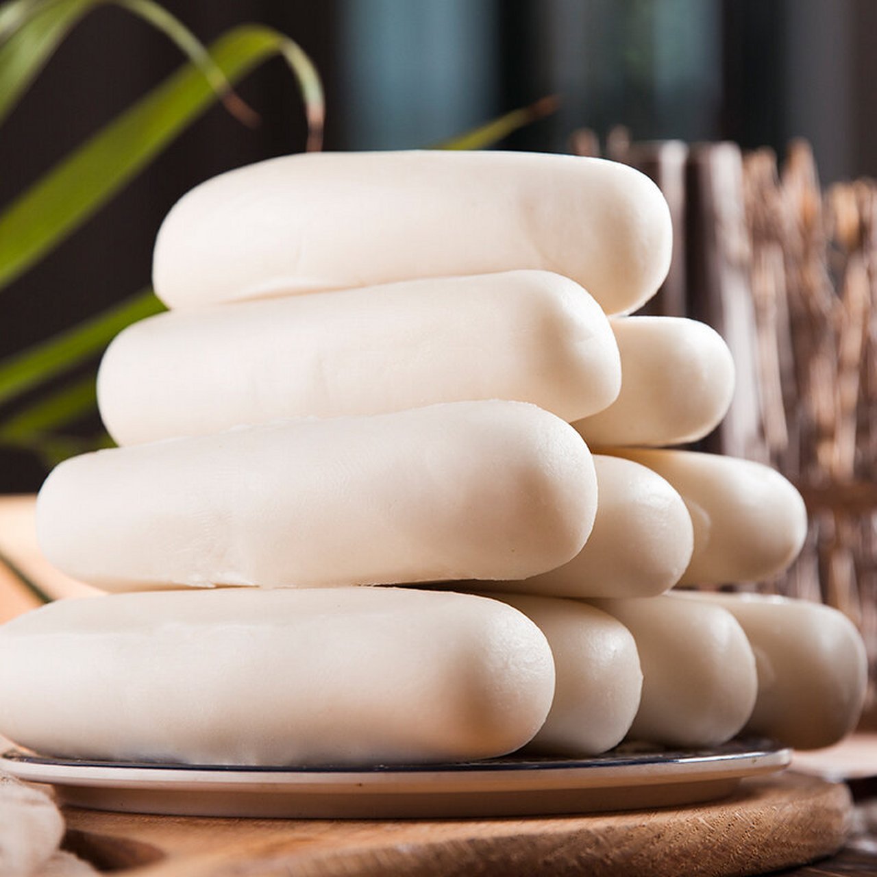 江西省特产 - 弋阳年糕 弋阳年糕又称弋阳团子,大禾年糕,大禾米粿,是