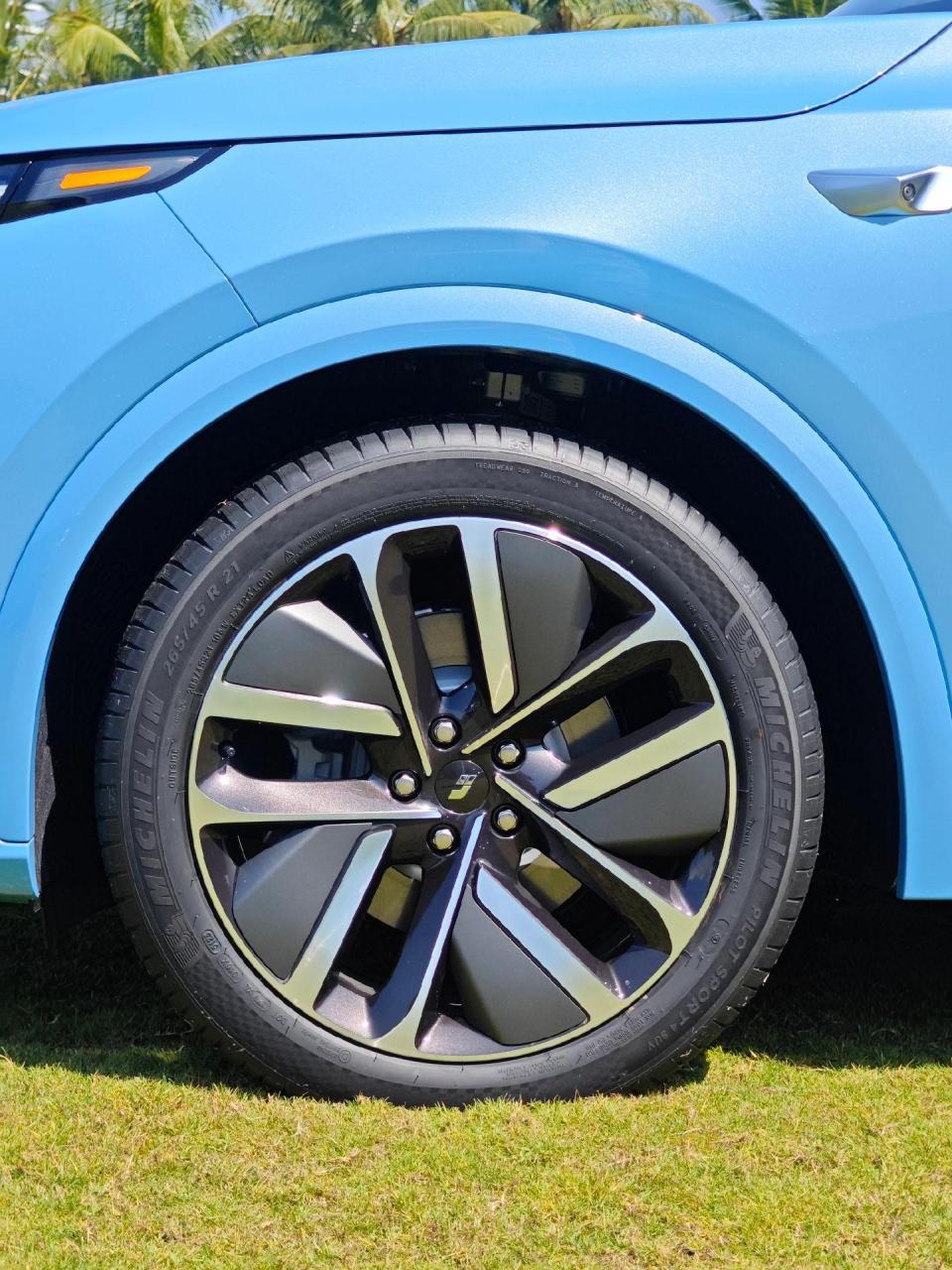 理想汽车经典颜色传承,致敬老款理想 onebabyblue