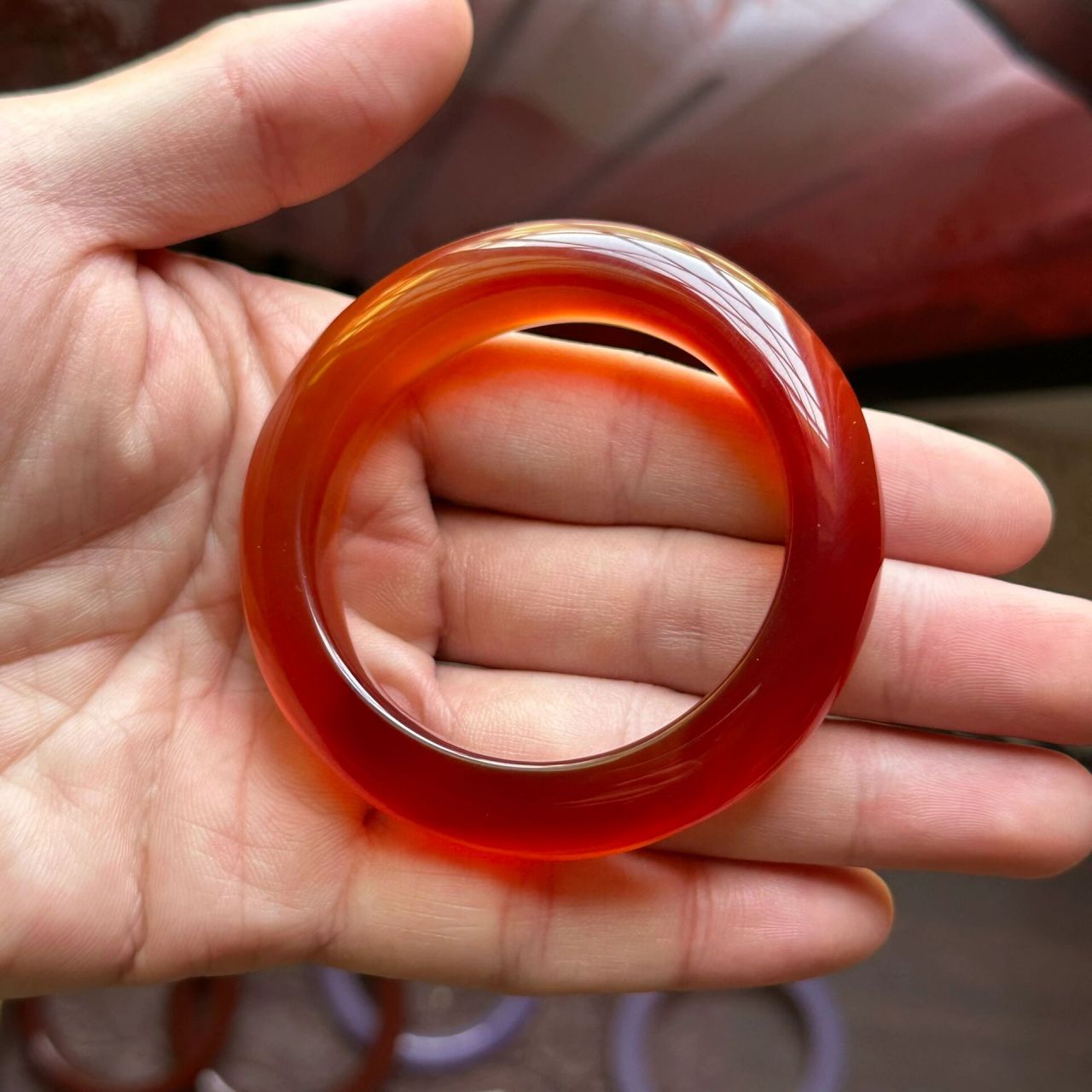 江料北红玛瑙手镯正圈51.5圈口 渐变色江料红玛瑙手镯 圈口51.5宽度13