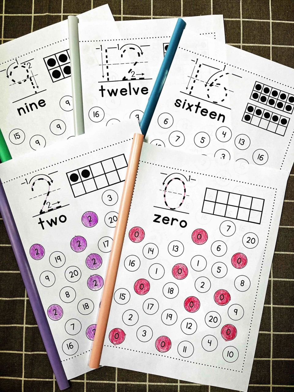 有趣的数字涂色 97小班专注力训练 数字启蒙 游戏玩法:能够找到对应