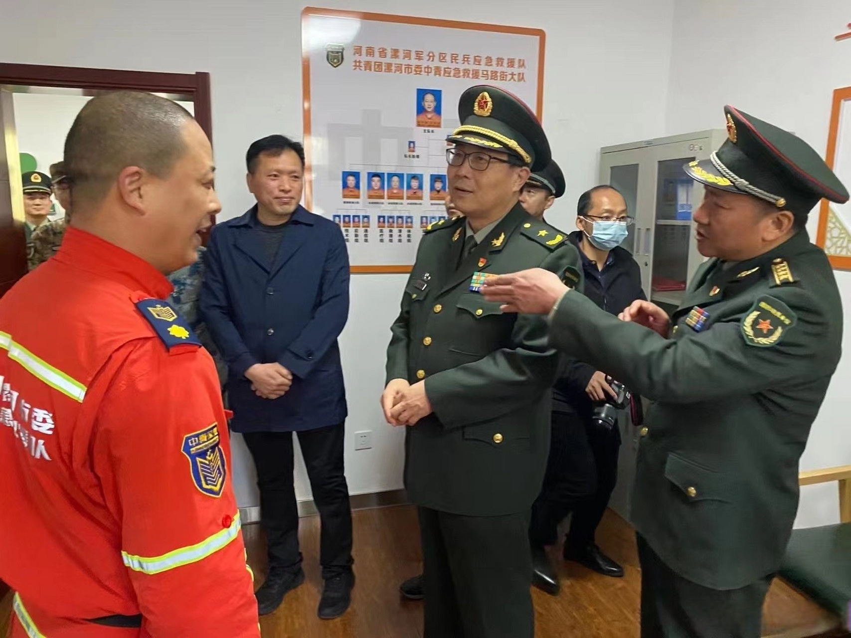 12月21号上午,河南省委常委,省军区司令员陈兆明将军,漯河市委副书记