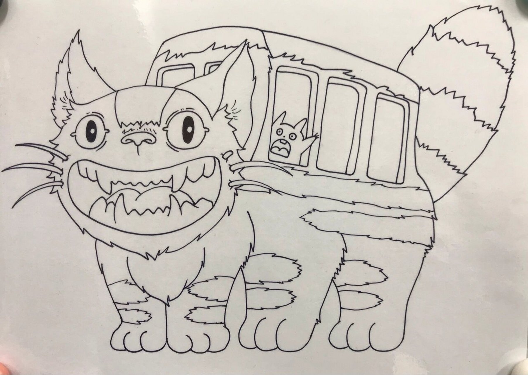 手绘龙猫巴士 手绘龙猫巴士线稿,画完塑封了,给学生们当范画用.