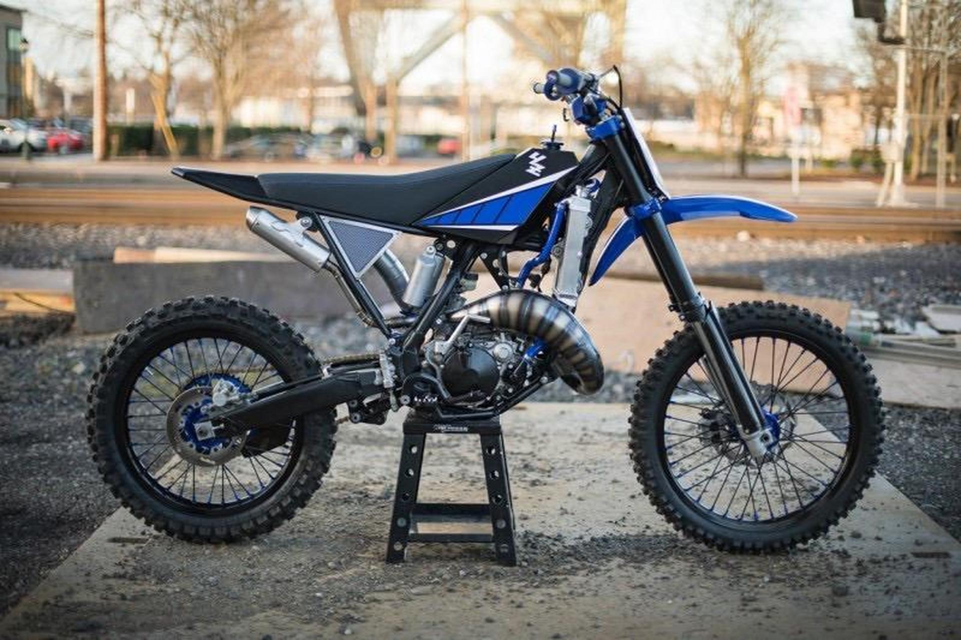 雅马哈 yz125 于 1974 年推出,是世界上所有越野摩托车中生产时间最长