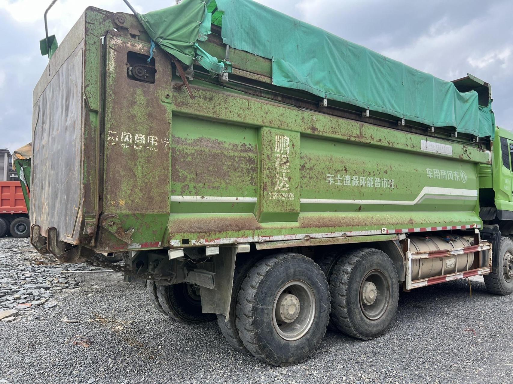 东风驰田渣土车图片