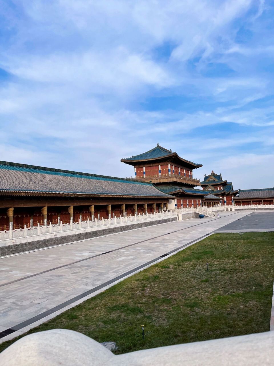 鄂尔多斯|蒙古源流影视城 蒙古源流旅游区坐落于一代天骄成吉思汗陵