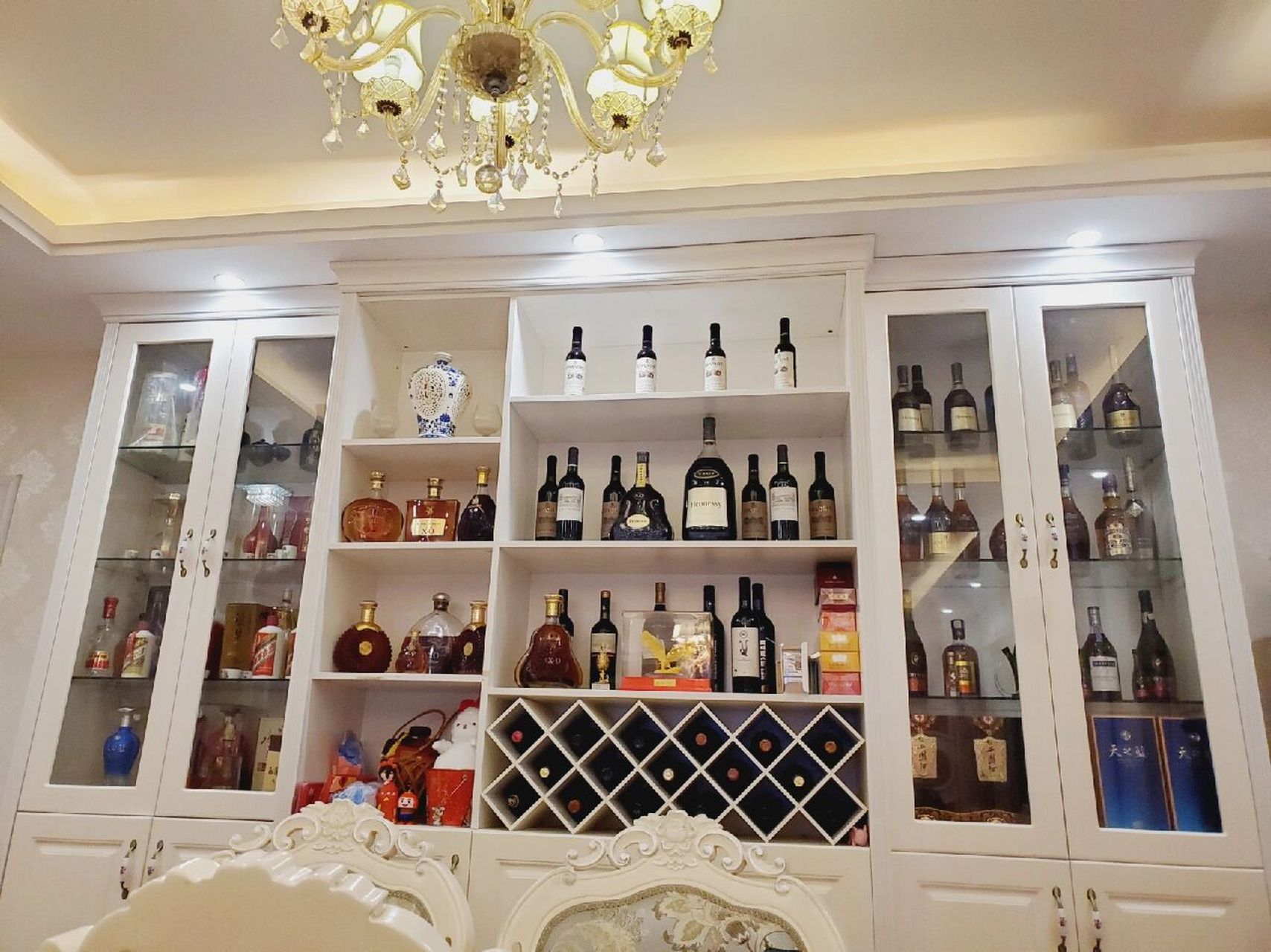 晒一下家里的酒柜,不太懂,算好吗 都是我爹的收藏我不喝酒也不懂酒