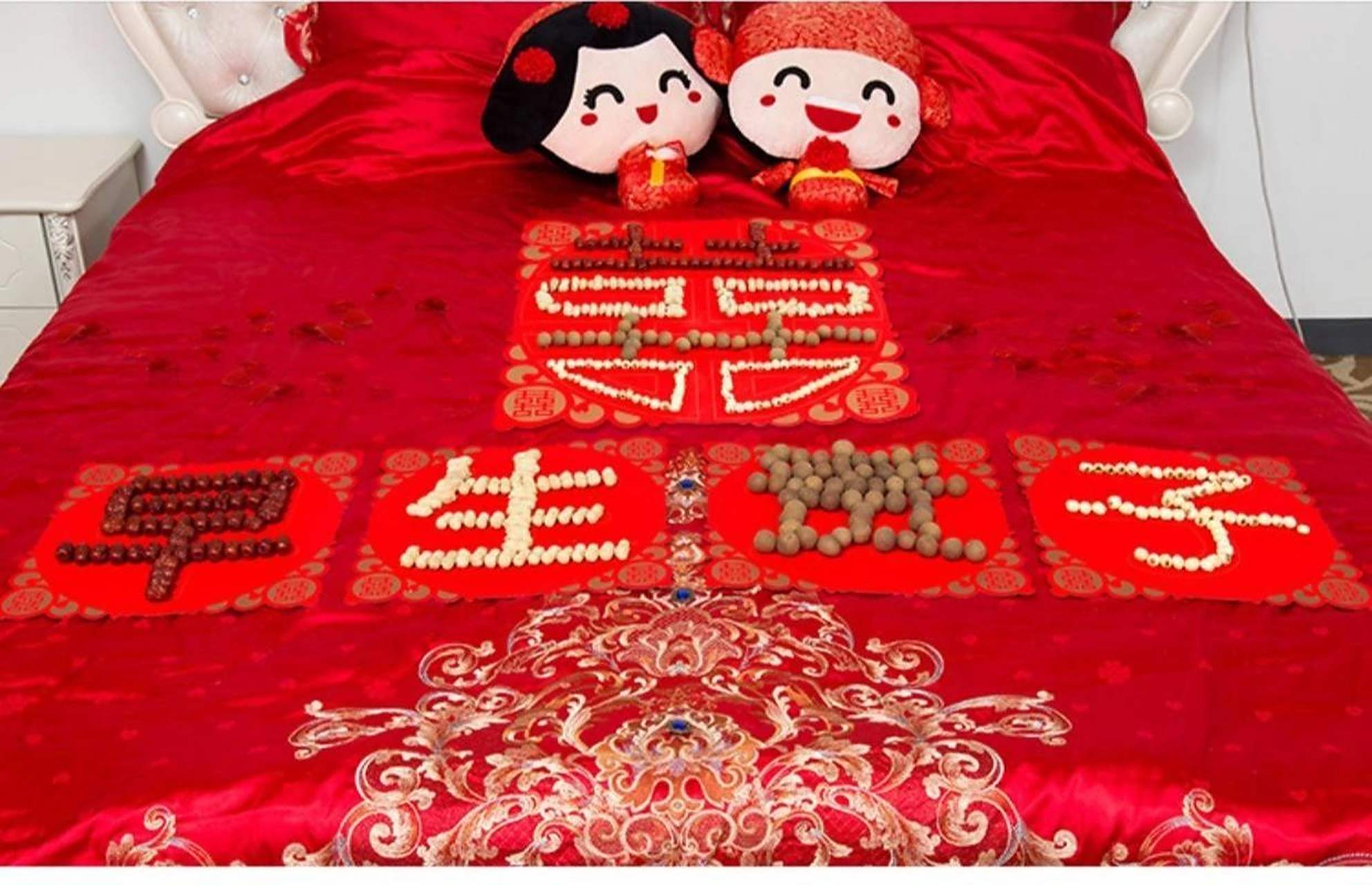 寓意能带去好兆头和好福气,那婚房铺床仪式应该如何做呢?