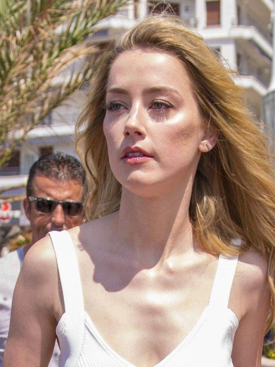 妖姬范,带攻击性的美 艾梅柏·希尔德的颜值好能打,终于明白她为什么