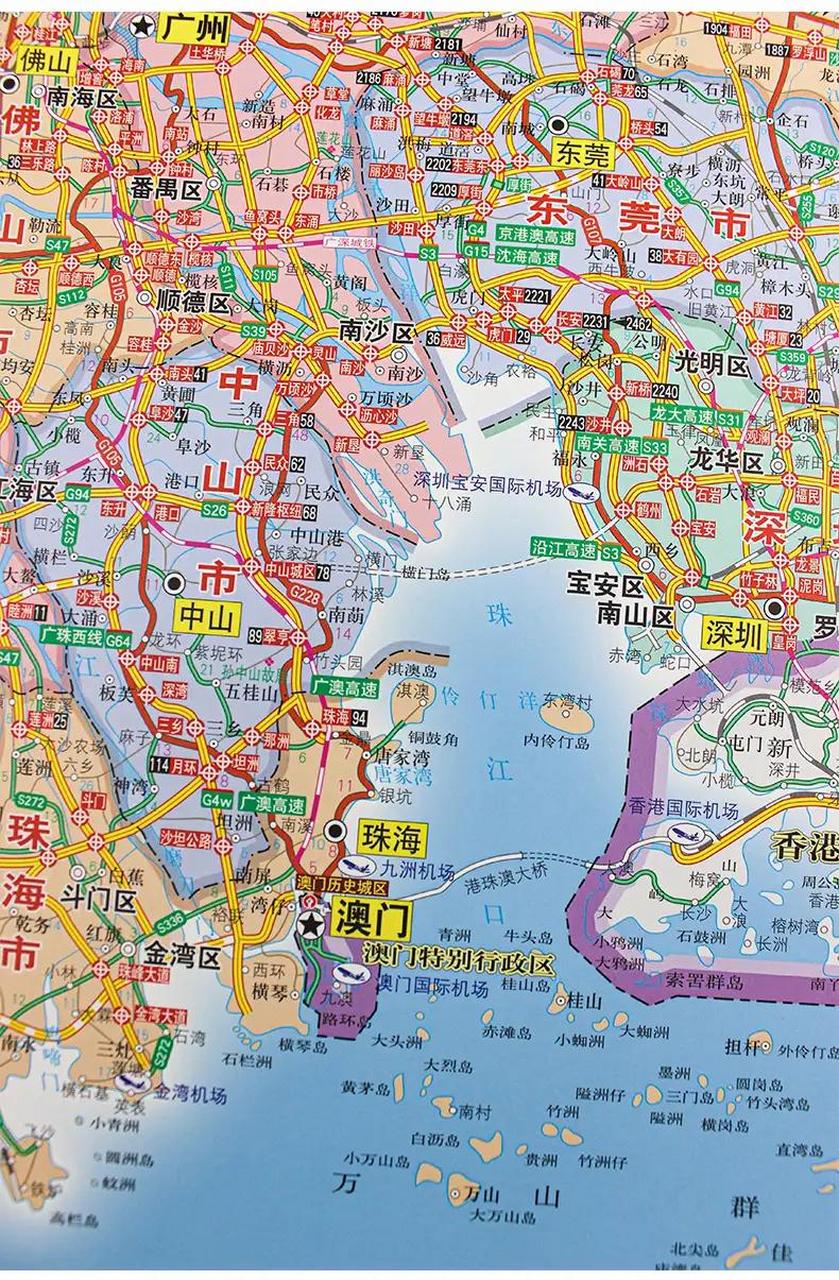 珠江口目前已有港珠澳大桥,在建的深中通道也快通了,这两条跨海大桥让