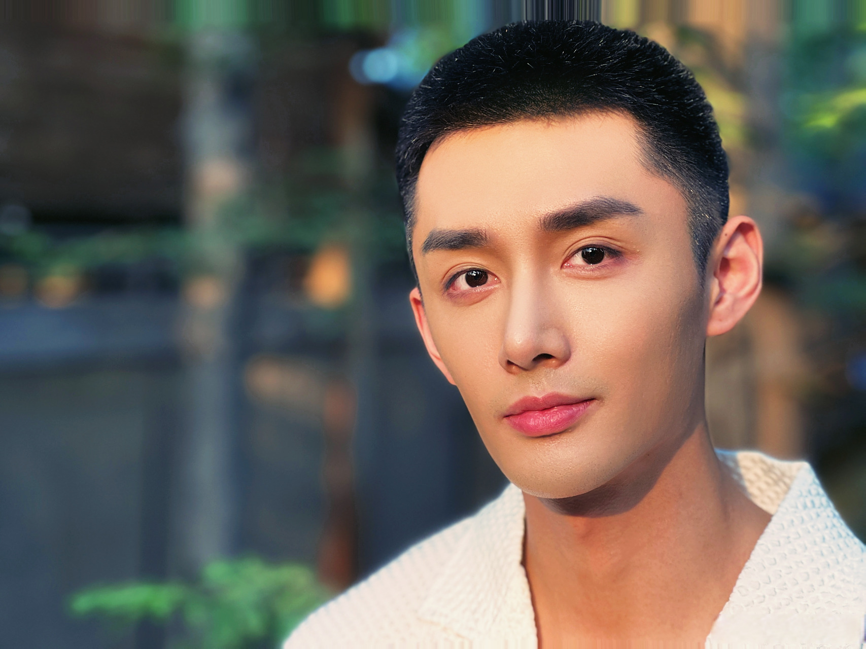 孙子航# 中秋你们要吃月饼哦,我不就吃了[嘻嘻]