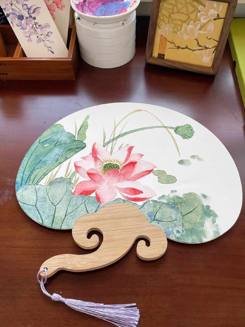 手绘国画团扇(100/35)荷花 今天忘记发作品了