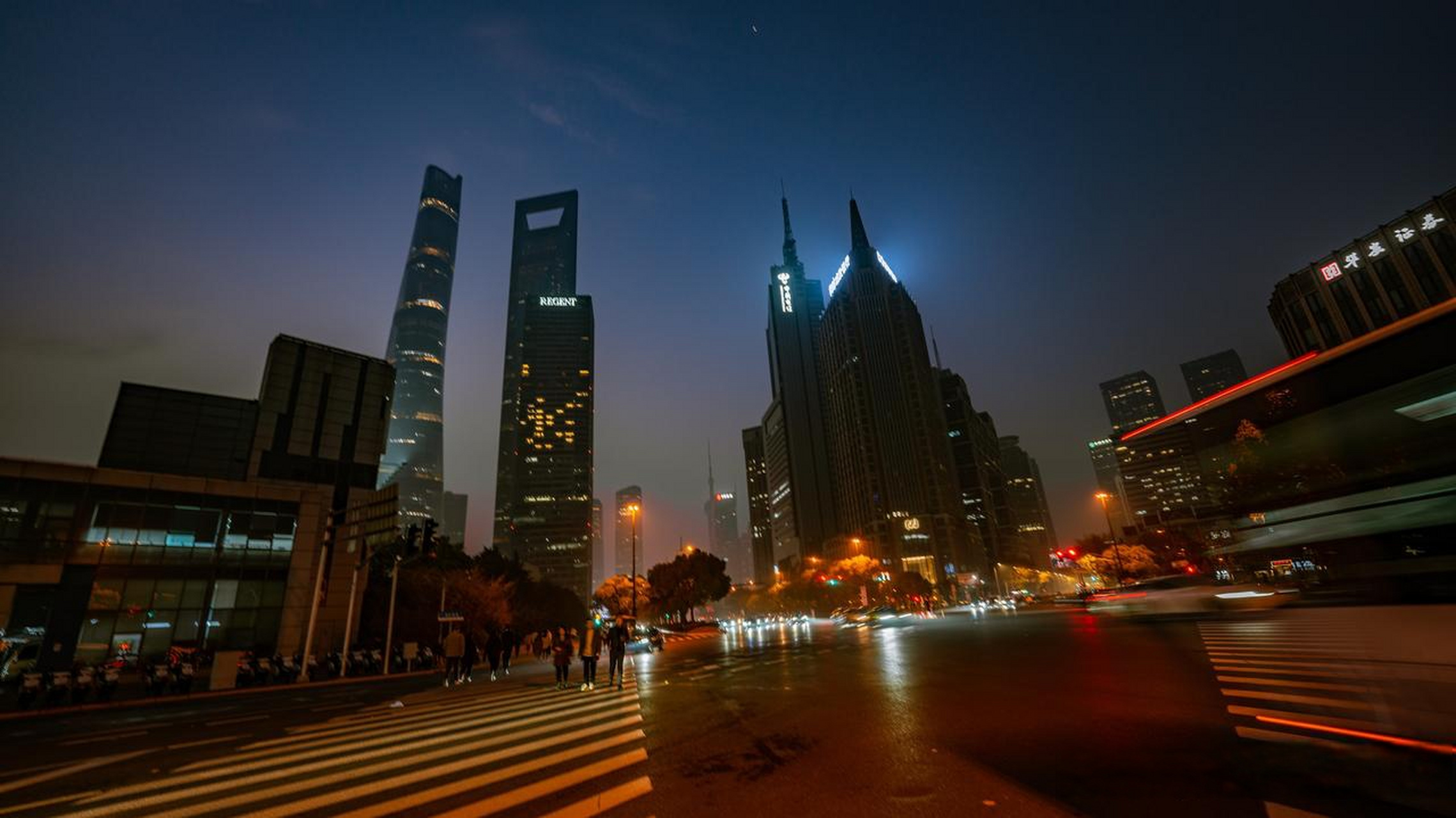 原来上海陆家嘴的夜景没有骗我上海街景