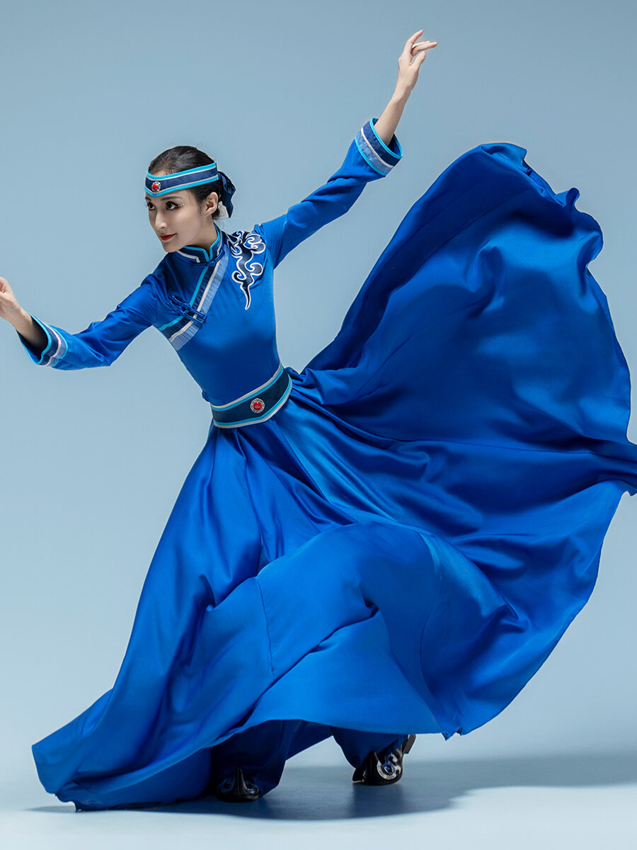 显瘦刚柔并济,英姿飒爽的蒙族舞蹈服装