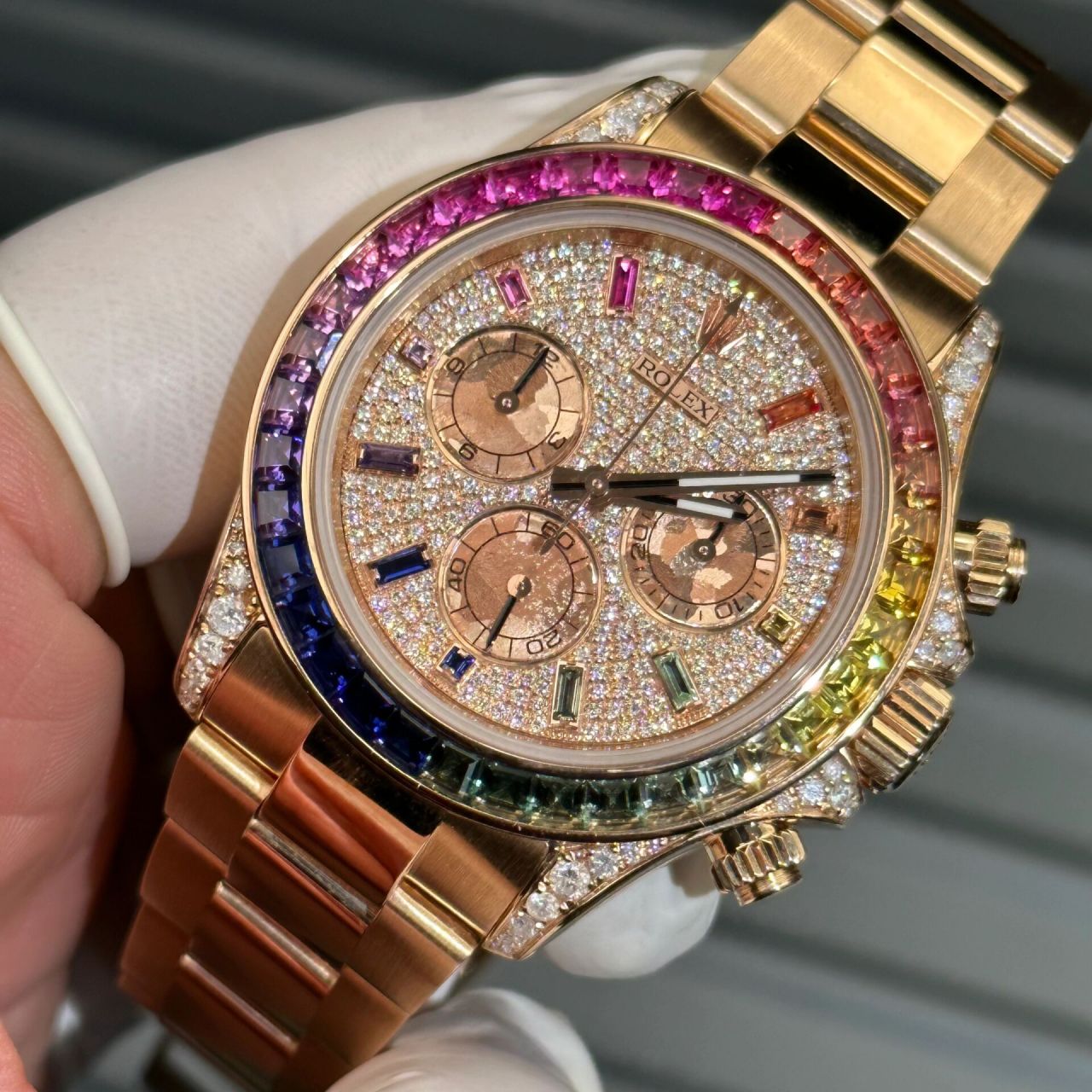 劳力士系列天花板表王彩虹迪它来了 劳力士迪通拿系列的彩虹迪,号称