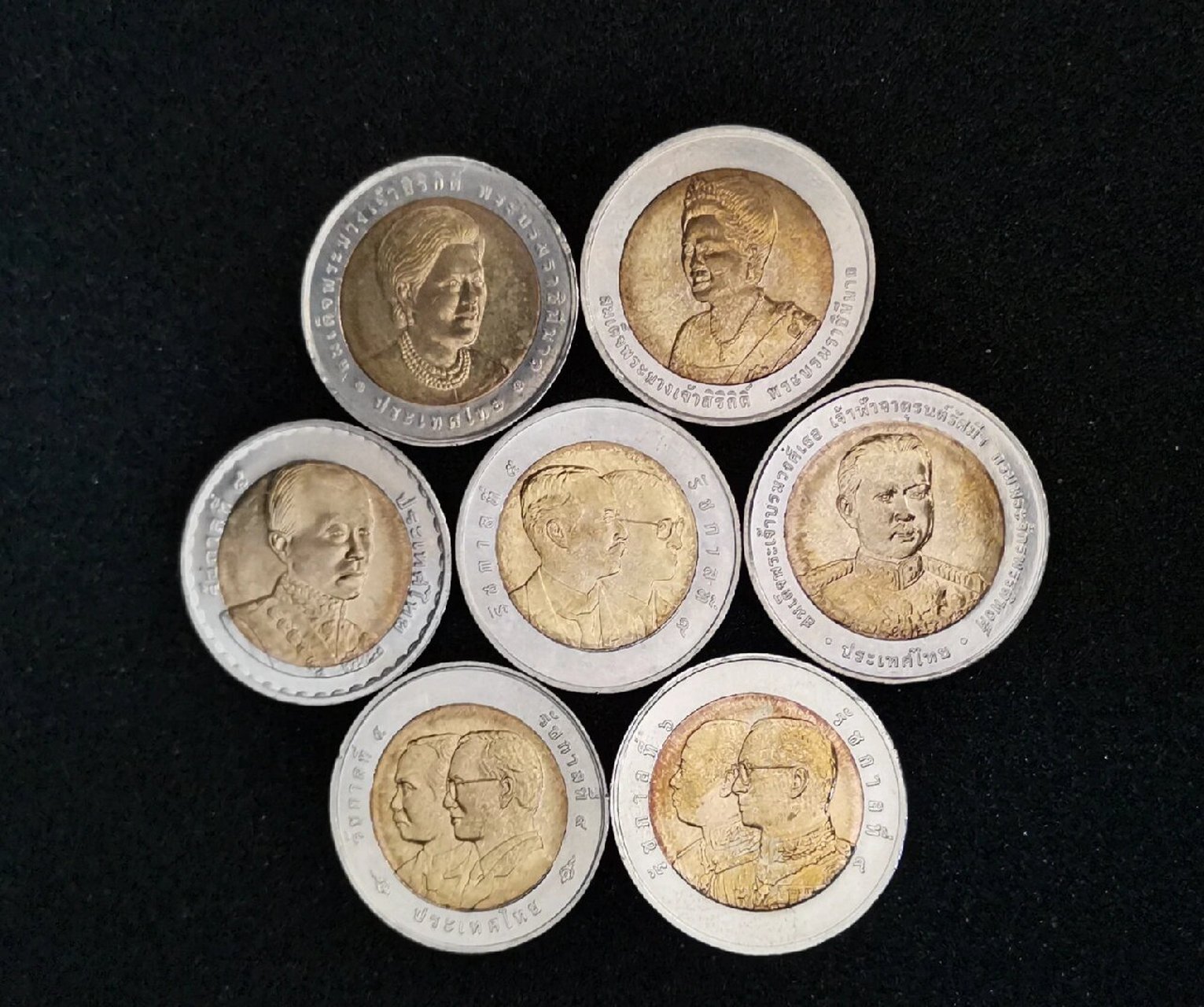 泰国的却克里王朝(曼谷王朝)现在已经进入十世王时期,在2021年新年到