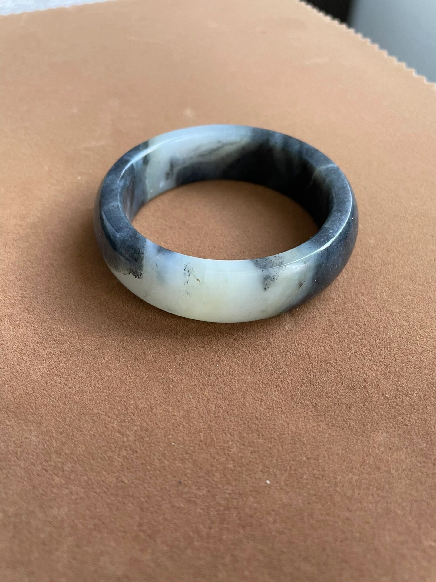 和田玉籽料青花手镯 新品和田玉籽料青花手镯,56圈口天然的水墨山水画