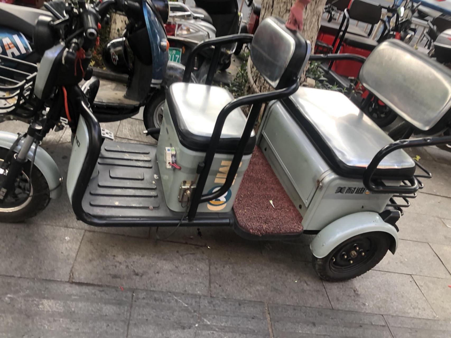 美耐迪大牌拉客三轮车