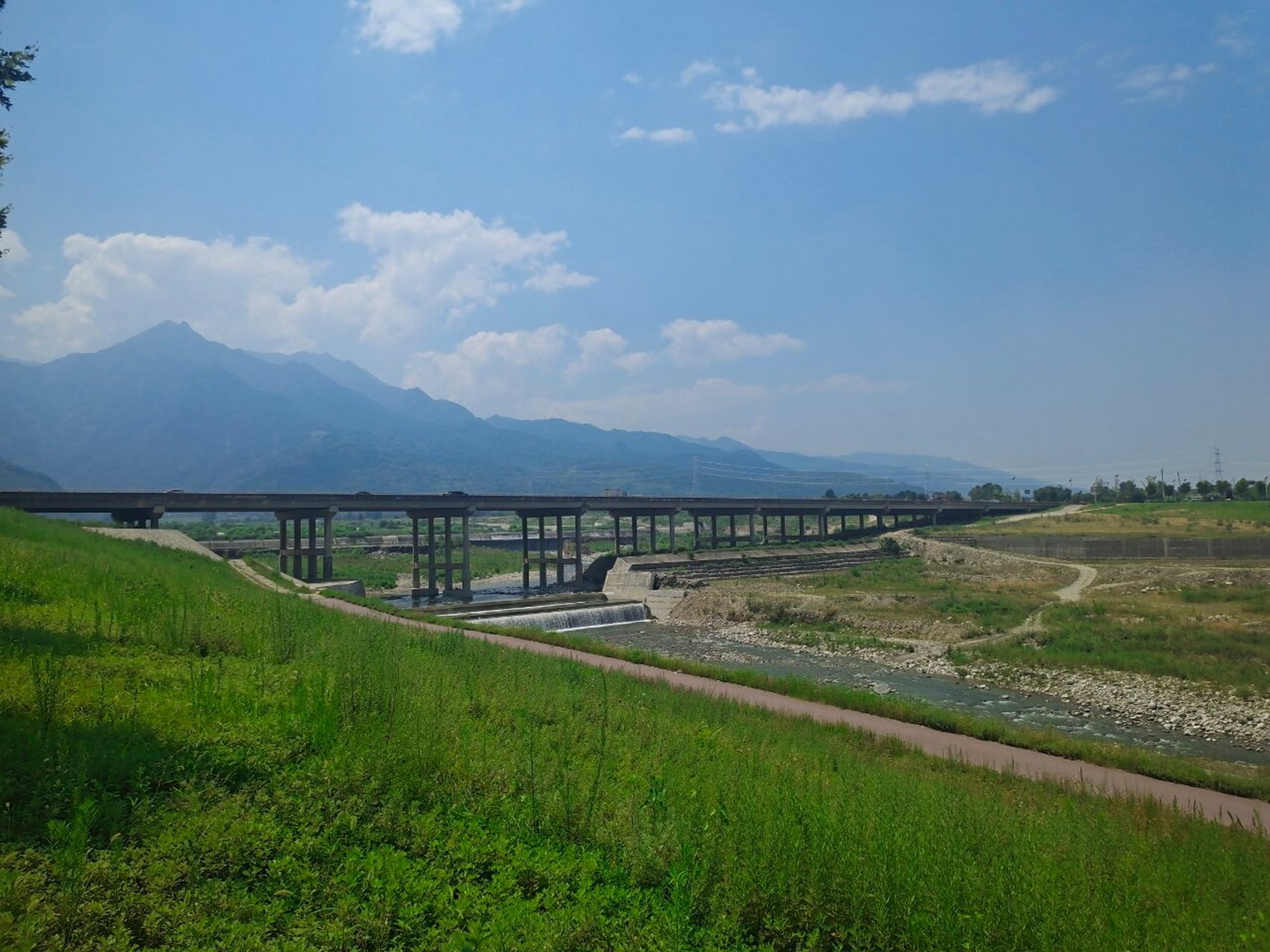 风景宜人的涝峪口 风景宜人的涝峪口,天气晴朗的时候涝峪口景色十分