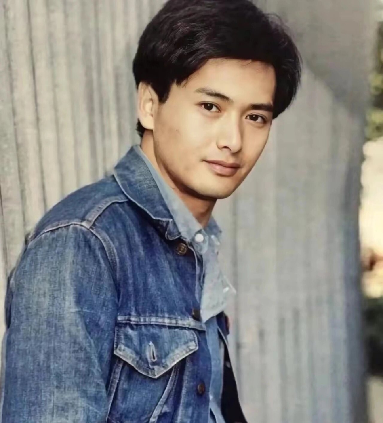 3位不同时期香港男星,年轻时都是男神人物