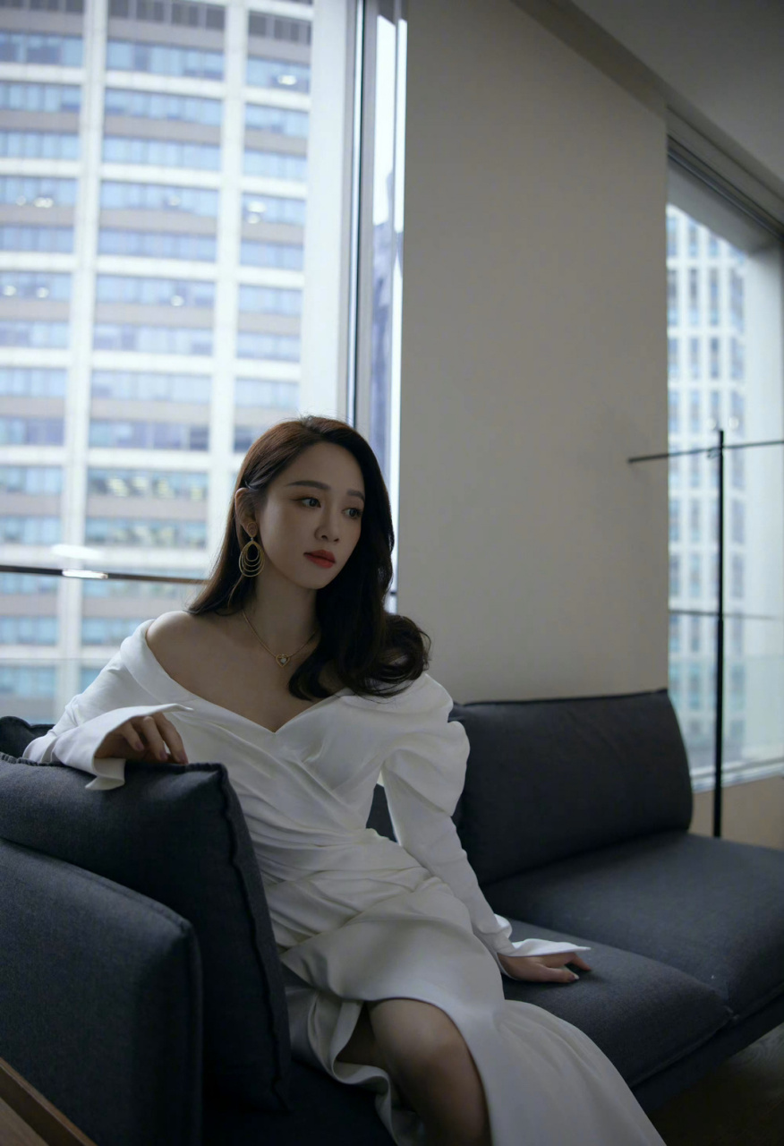 陈乔恩白衣写真组图