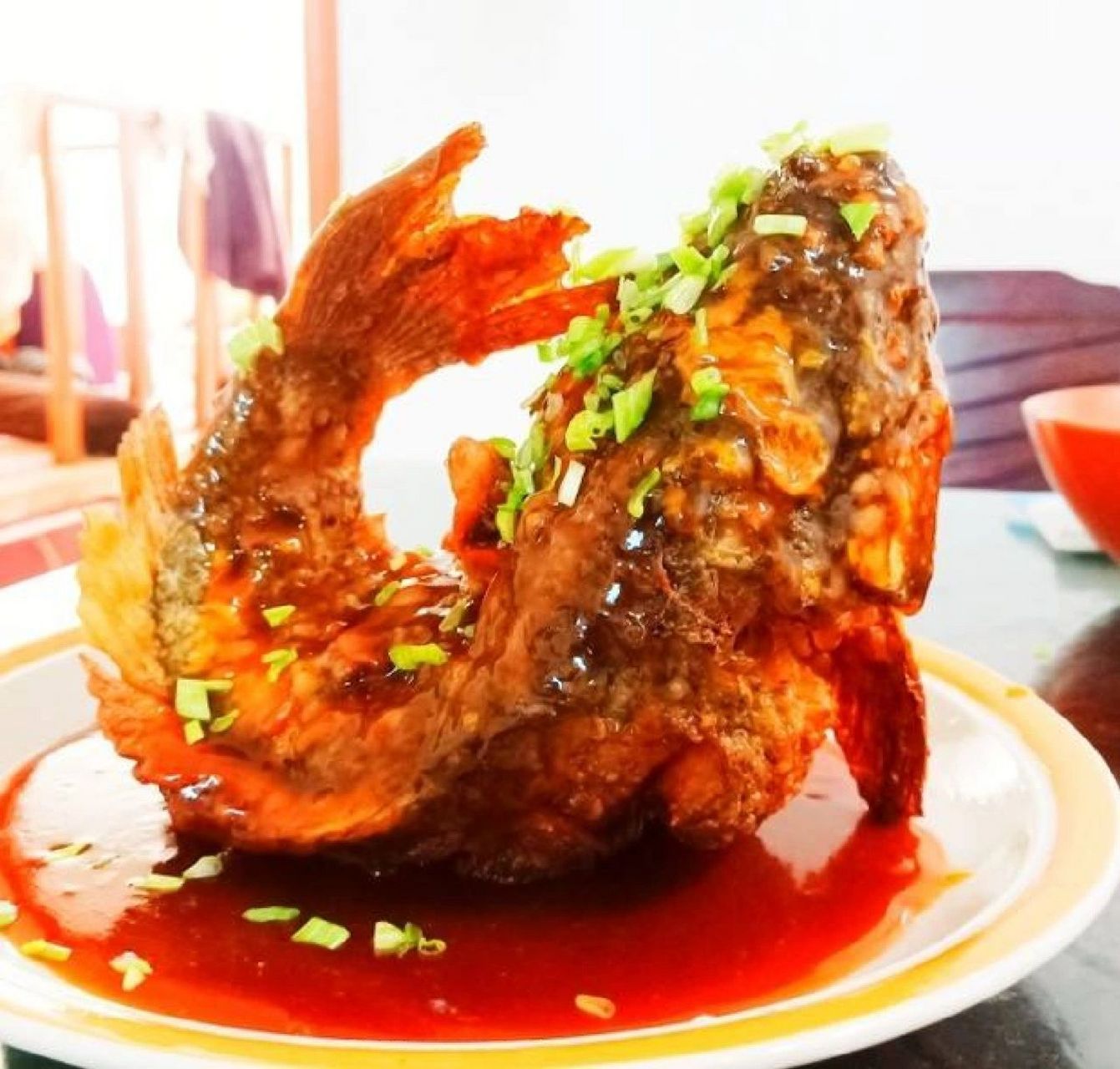 糖醋鲤鱼: 糖醋鲤鱼是用鲤鱼制作的一道山东济南传统名菜,为鲁菜的