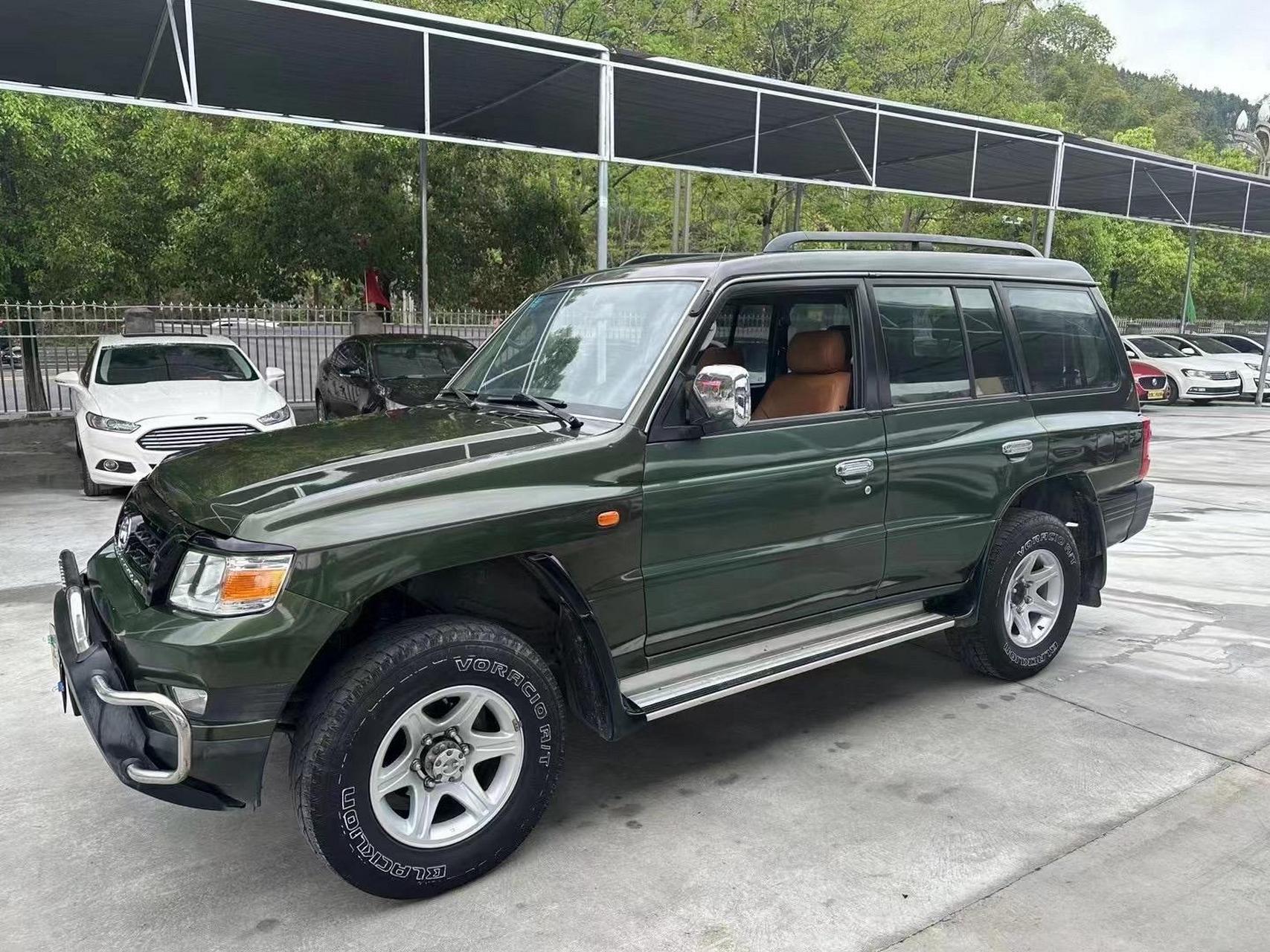 最新到店16年上牌猎豹q6,2.