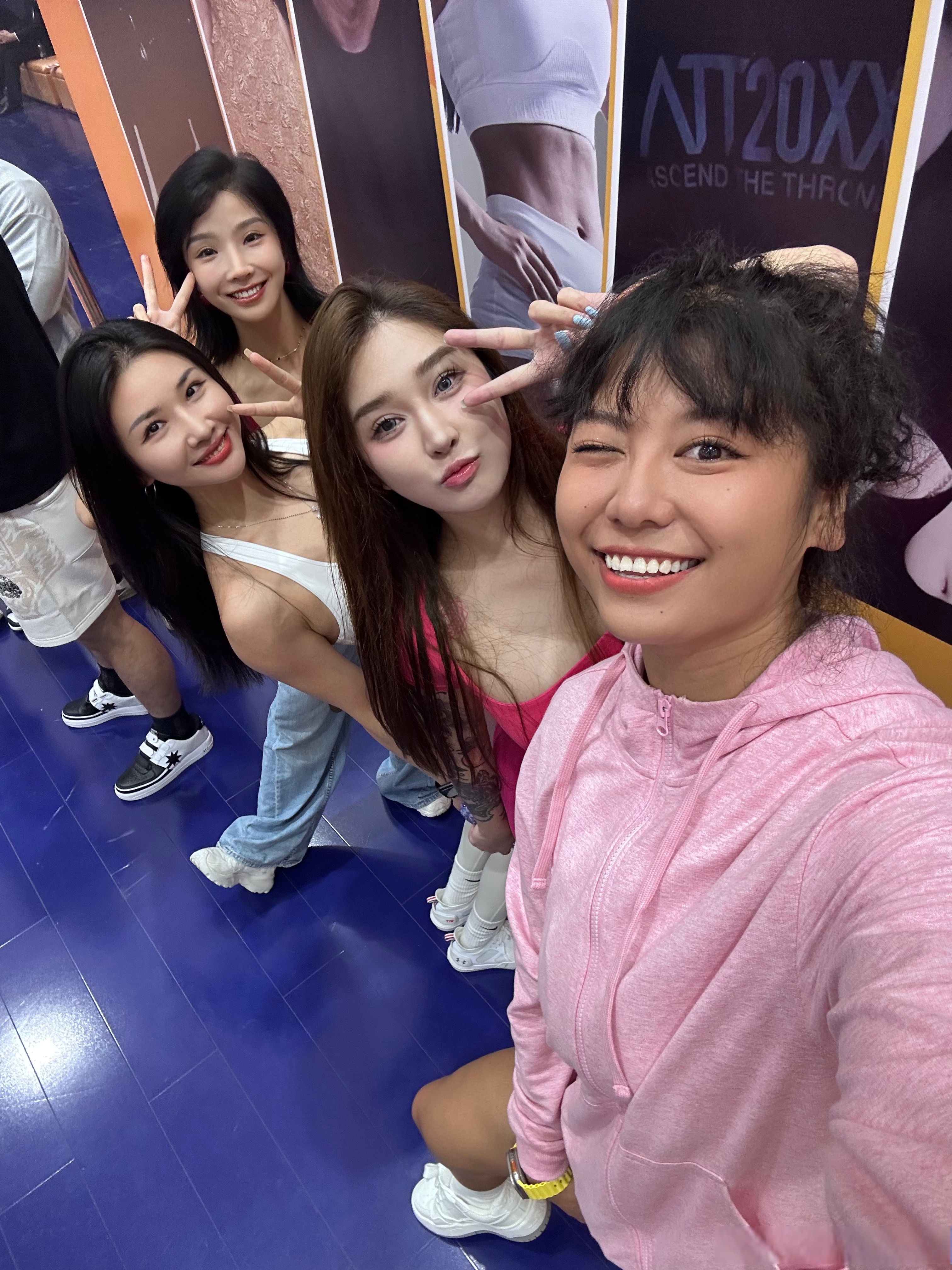 开心lara殿 jessie被注册了 烨岚echo 昆图斯的微博 王世添 bd鹿晨辉