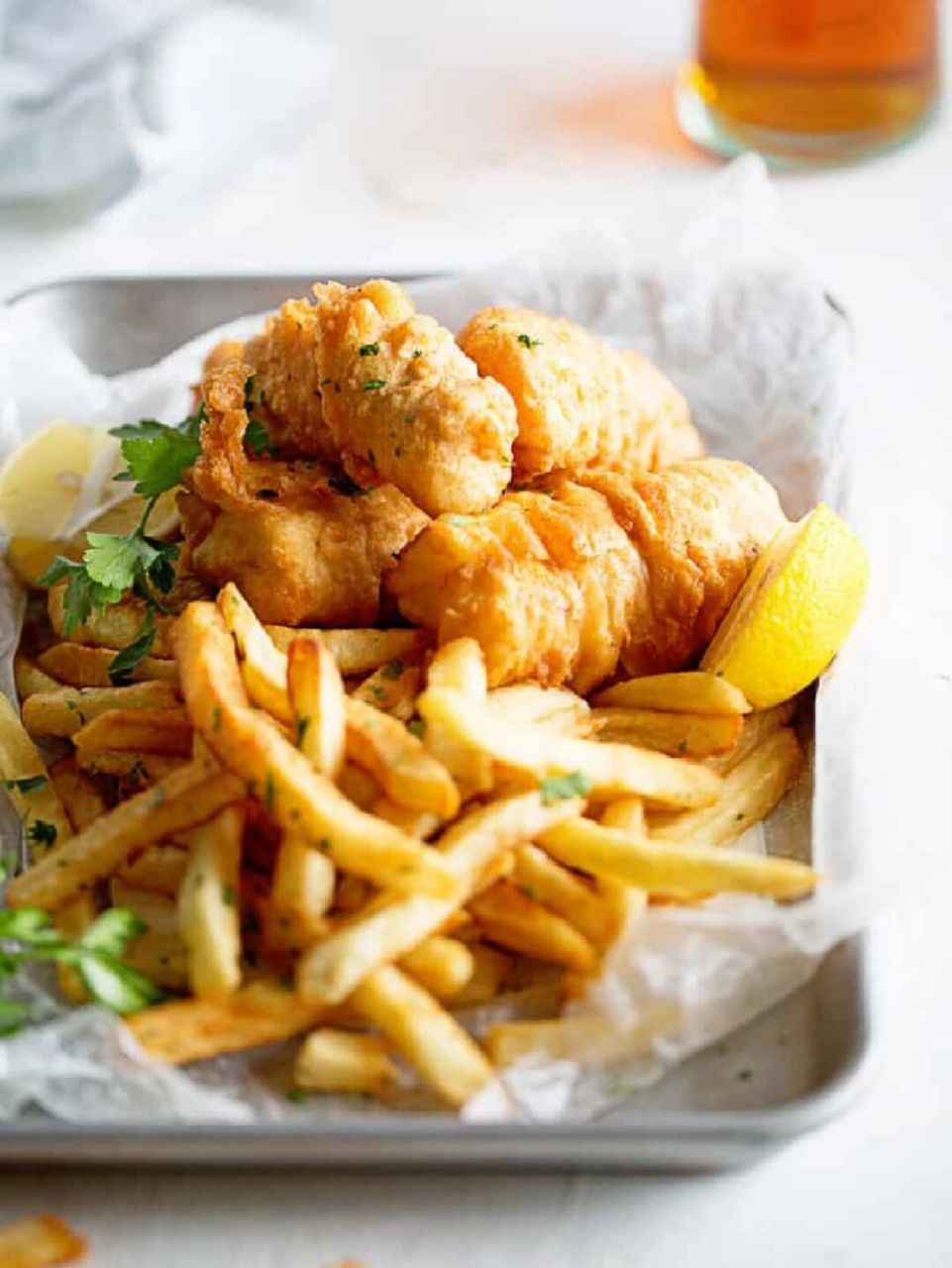 经典的英式炸鱼薯条 |英国国菜9297 经典的炸鱼薯条是英国的一道