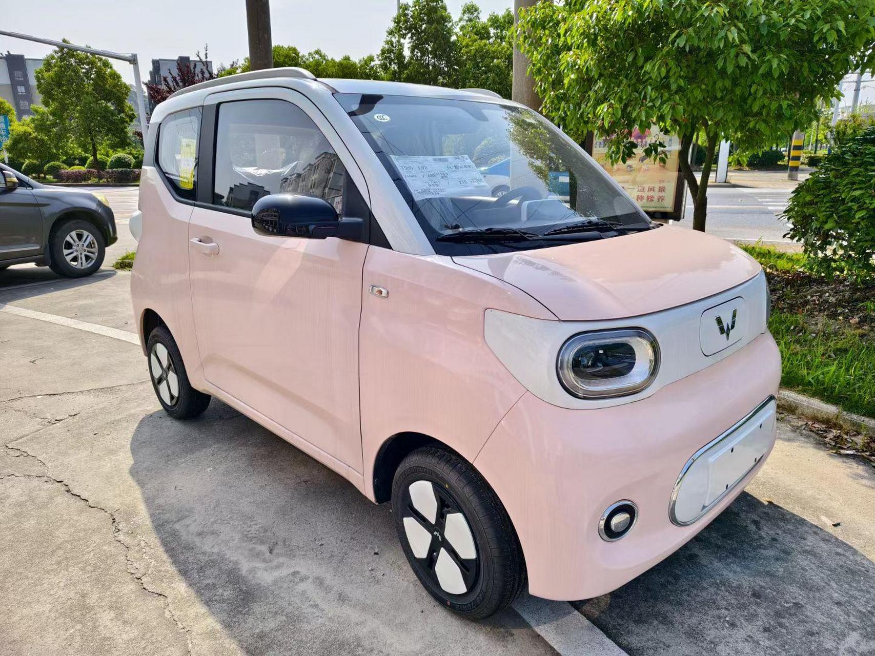 三代马卡龙 续航215公里,指导价46800元,现在优惠3000元,5月31号前