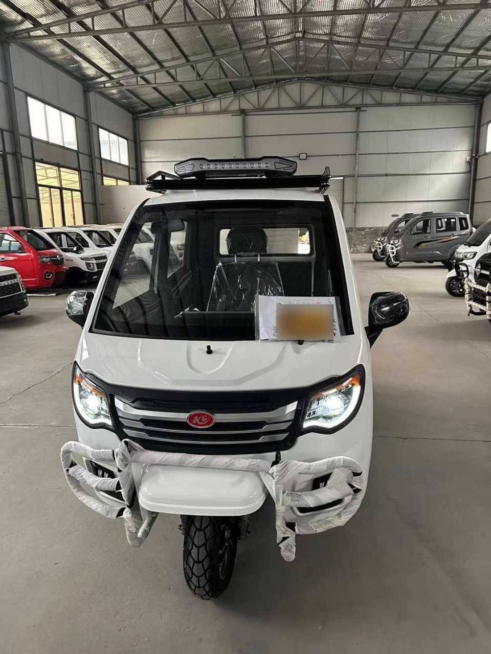 宏飞a9l燃油三轮 全国一比一上传 把式操作   中置方向盘 偏置方向盘