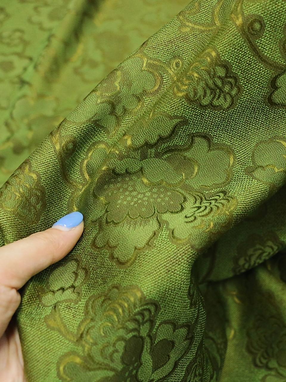 【秋香绿】一款机织透孔花萝真丝香云纱面料