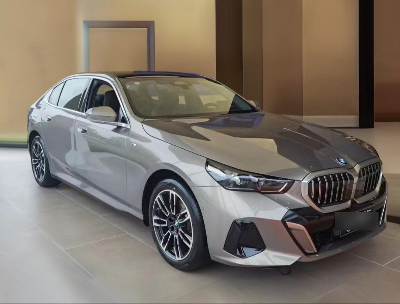 挑战宝马525运动抄底落地价!