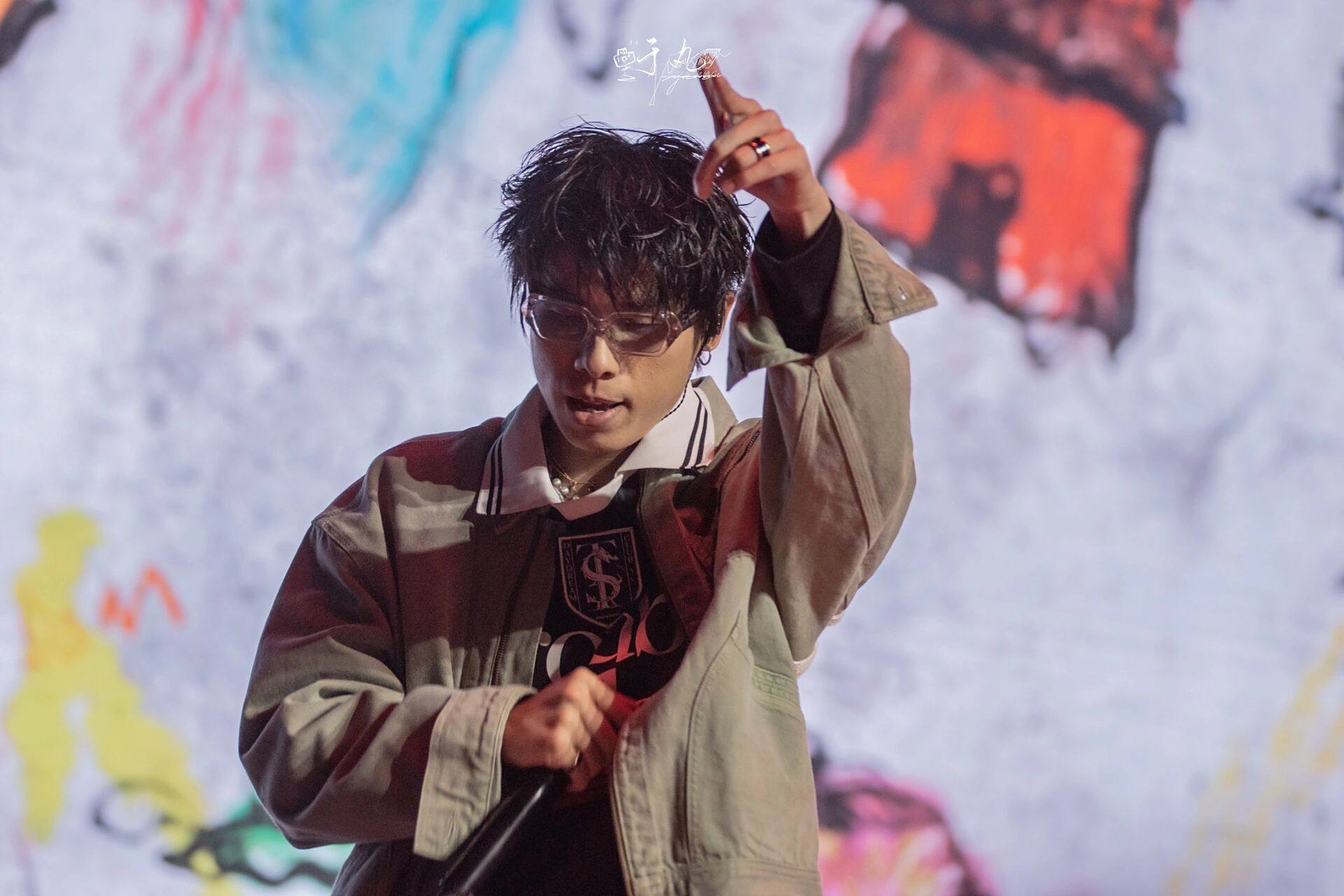 我承认法老真人比网上帅 3.18法老 寒假要巡演 哈尔滨场现场直拍啊啊