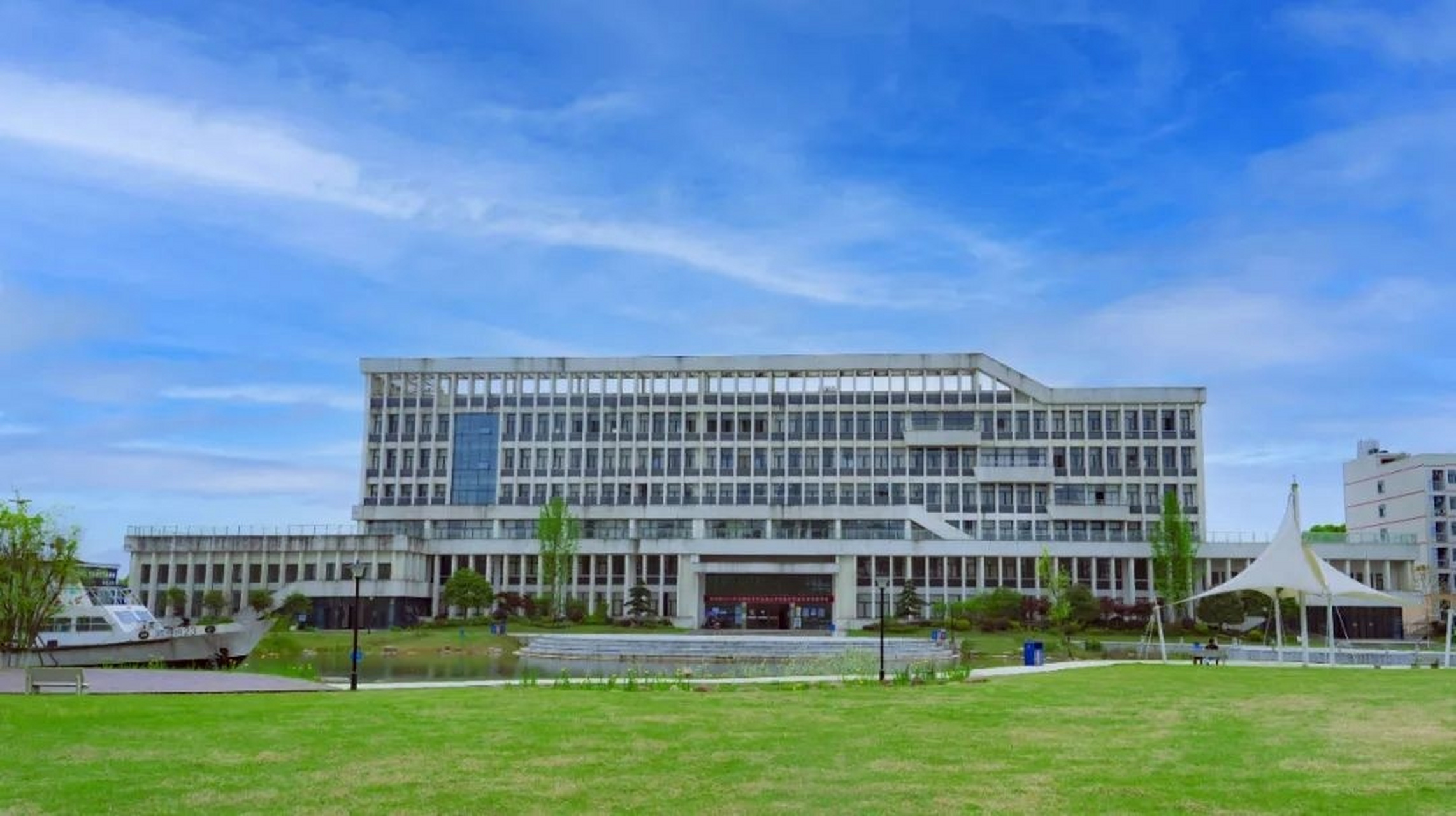 益阳最美高校-益阳职业技术学院(美图) 分享一波益阳职院的校园美图