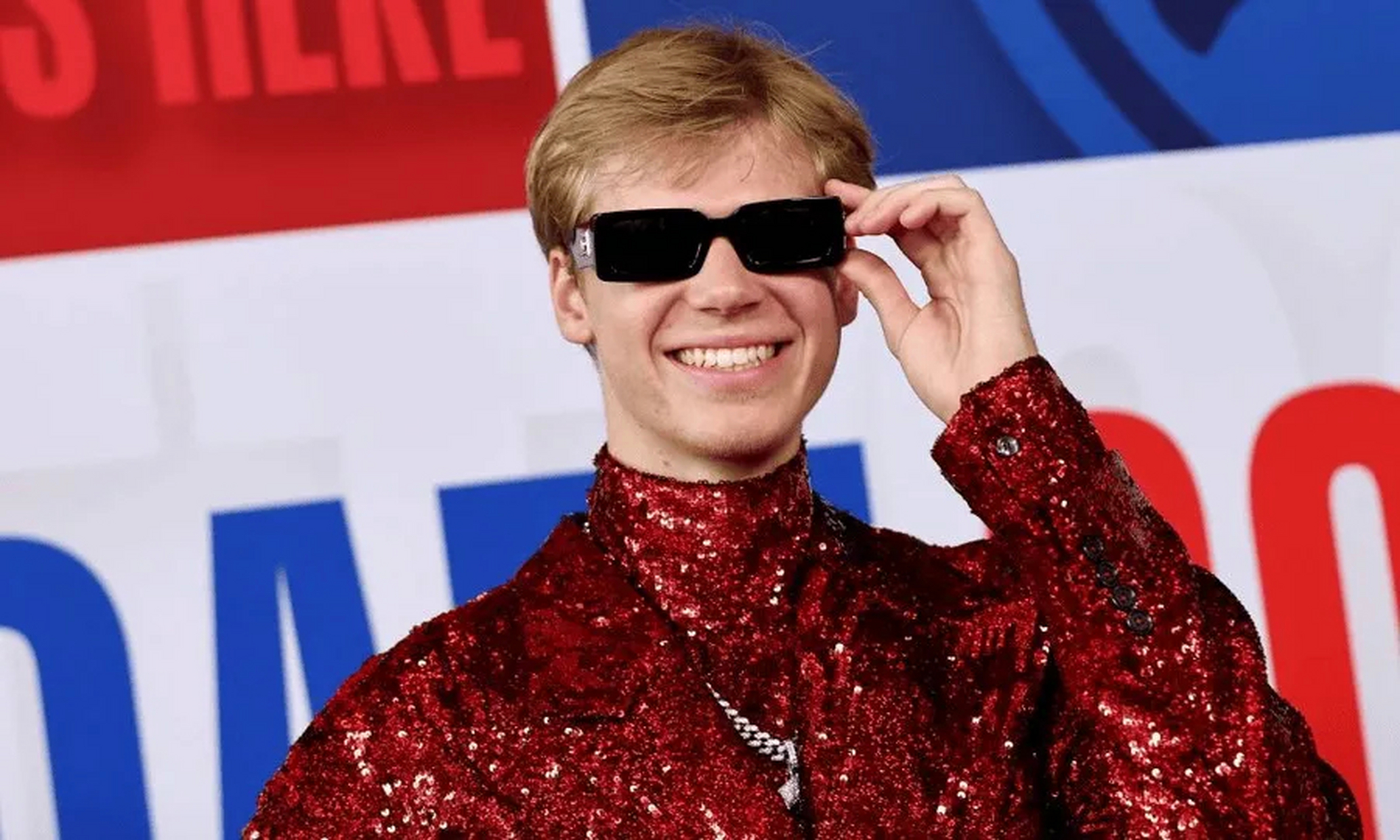 迪克表示到目前为止,他对多伦多印象深刻——这座城市多么美丽,人们