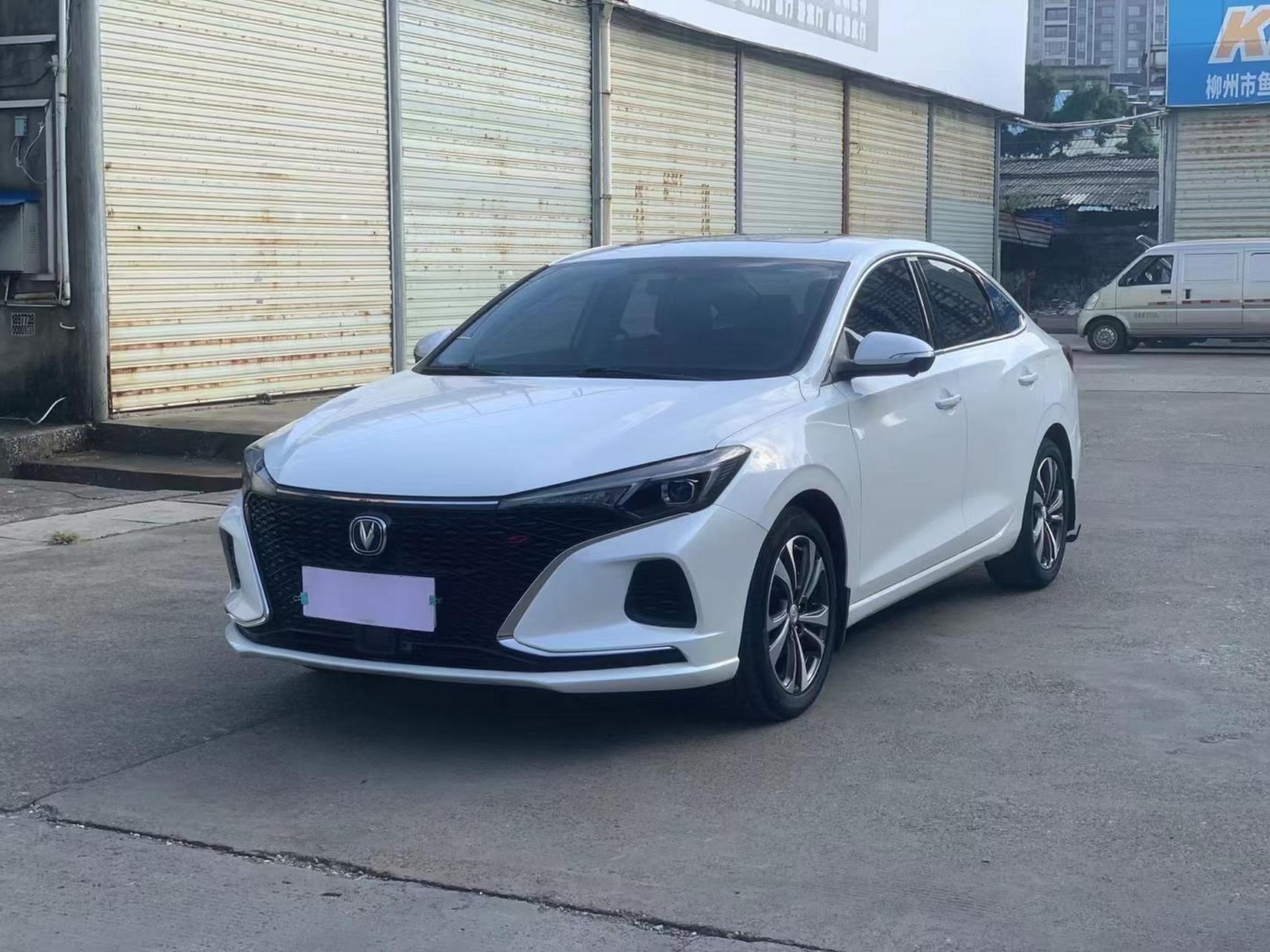 到店本地一手21年上牌长安逸动plus,1.