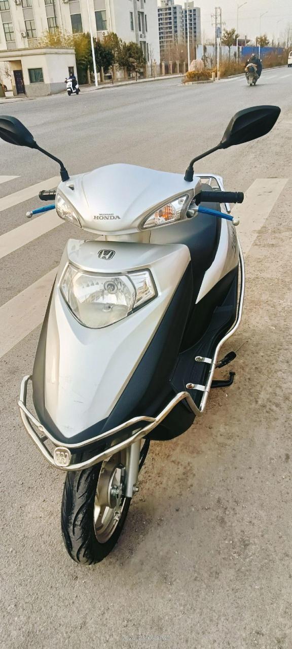 2021年五羊本田喜鲨125踏板摩托,电喷系统,车况不错,牌证齐全,好车不