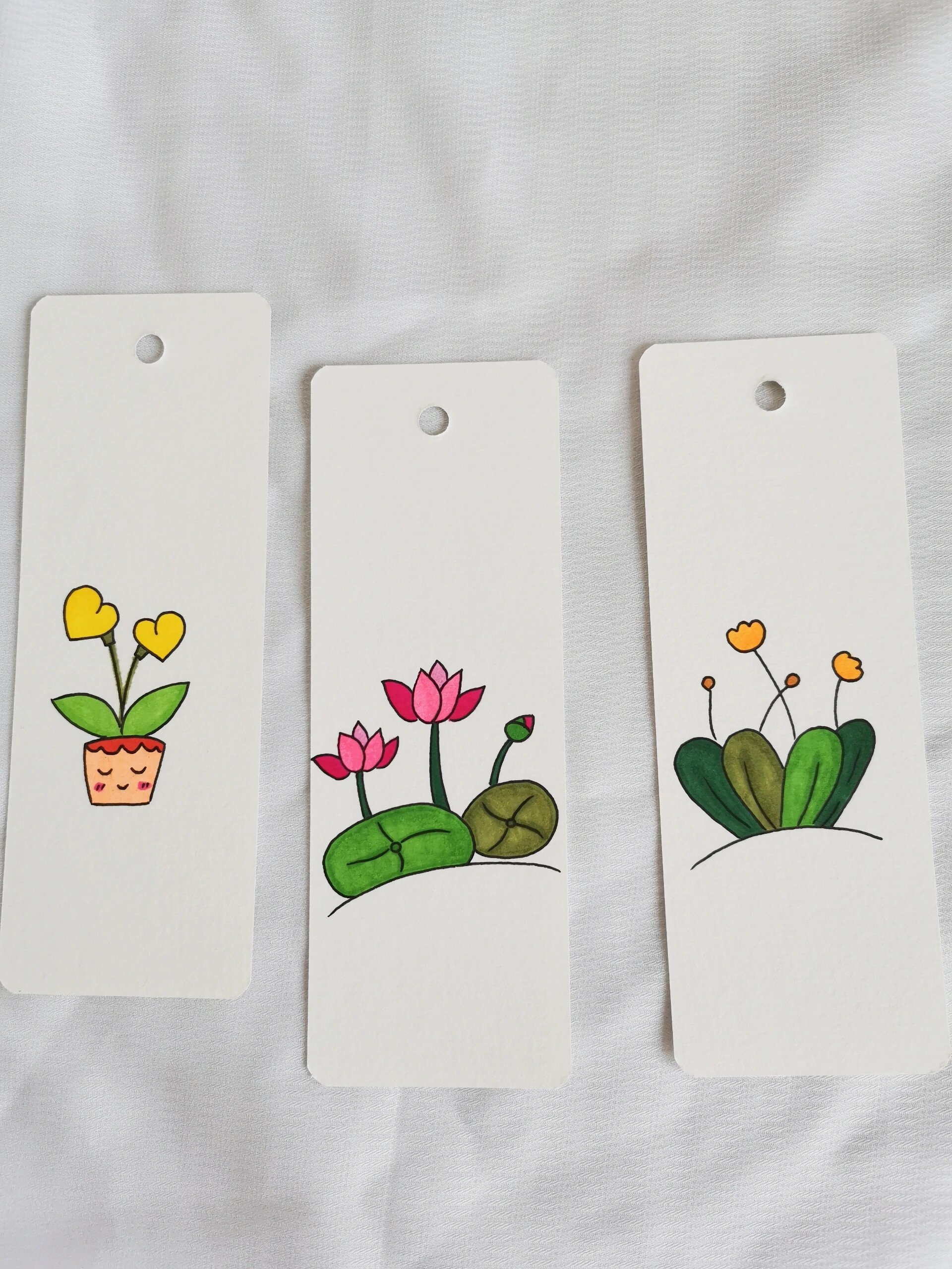 可爱治愈的花朵系列简笔画 自制书签 这两天在读书 空闲的时候顺手画