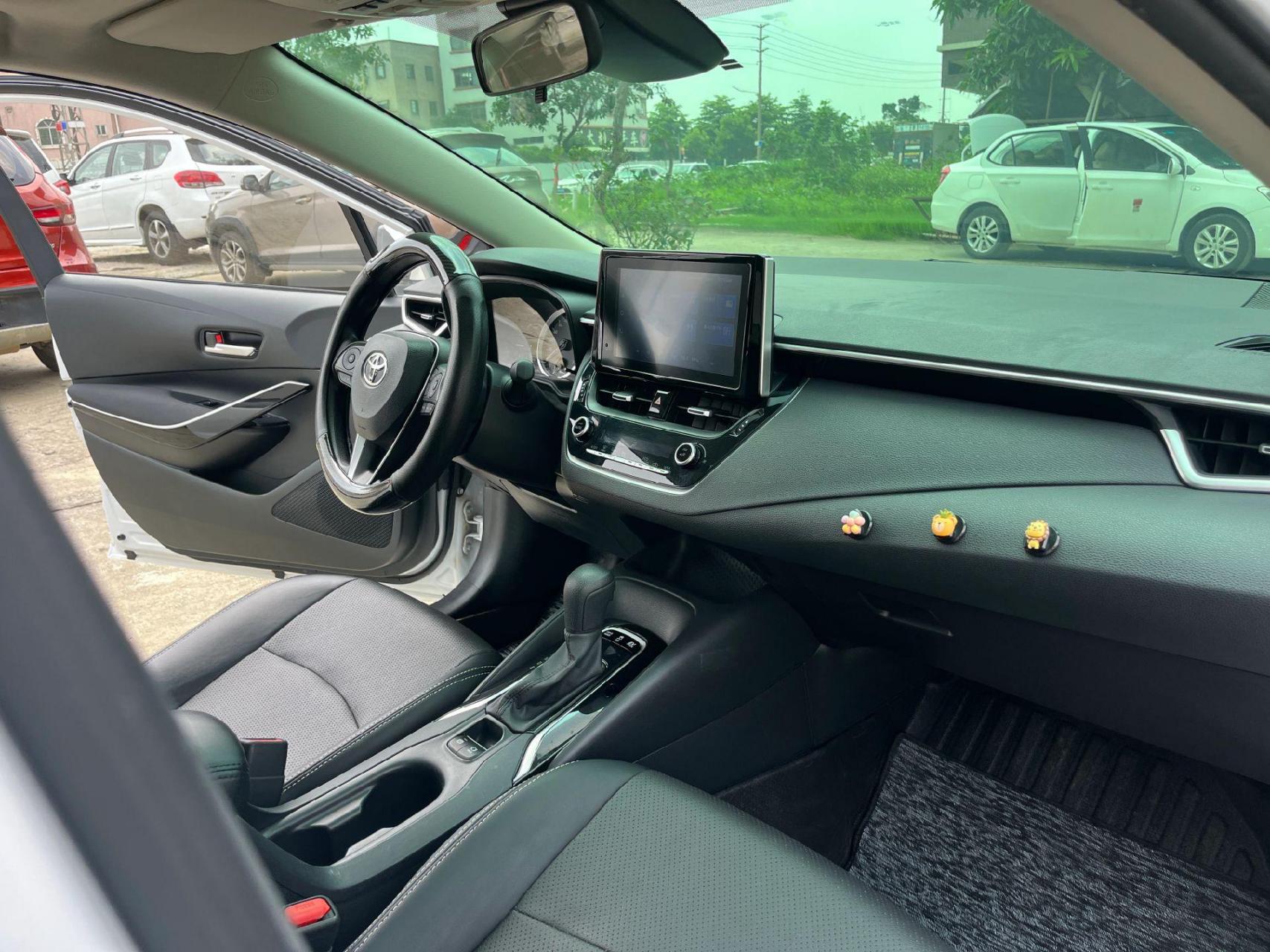 丰田卡罗拉双擎2021款1.8l精英版.2021年6月卡罗拉双擎精英版,1.