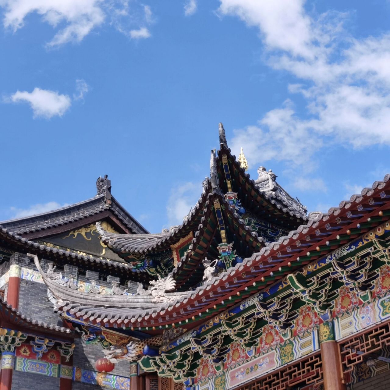 深圳寺院第一站—东山寺 东山寺的整体以仿明清风格建筑为主,赋有浓厚
