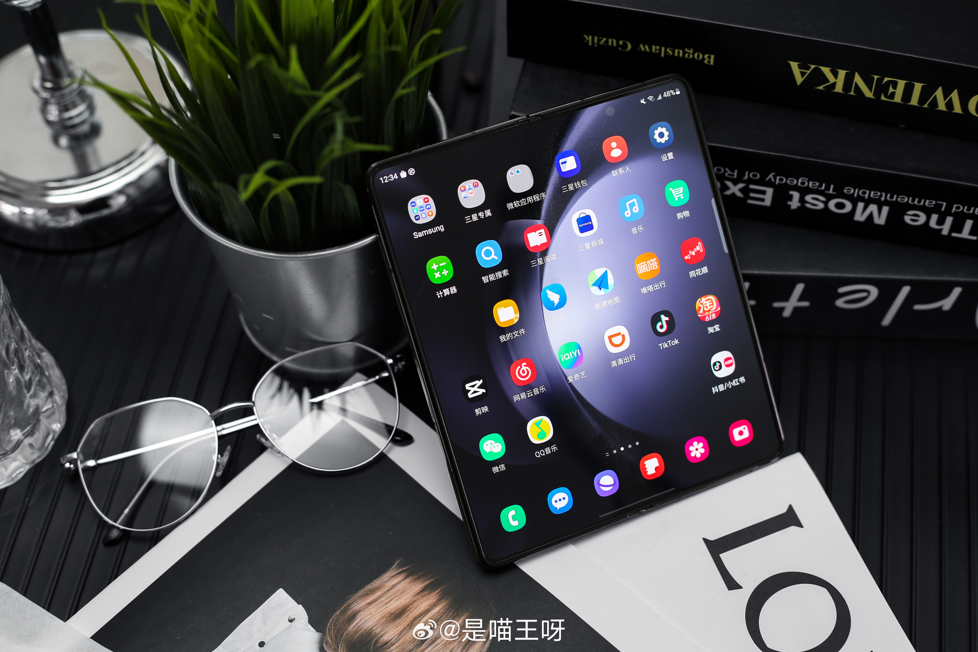 抢在发布会之前,发一组三星 fold5 , z flip5 的图赏,感觉怎么样,有