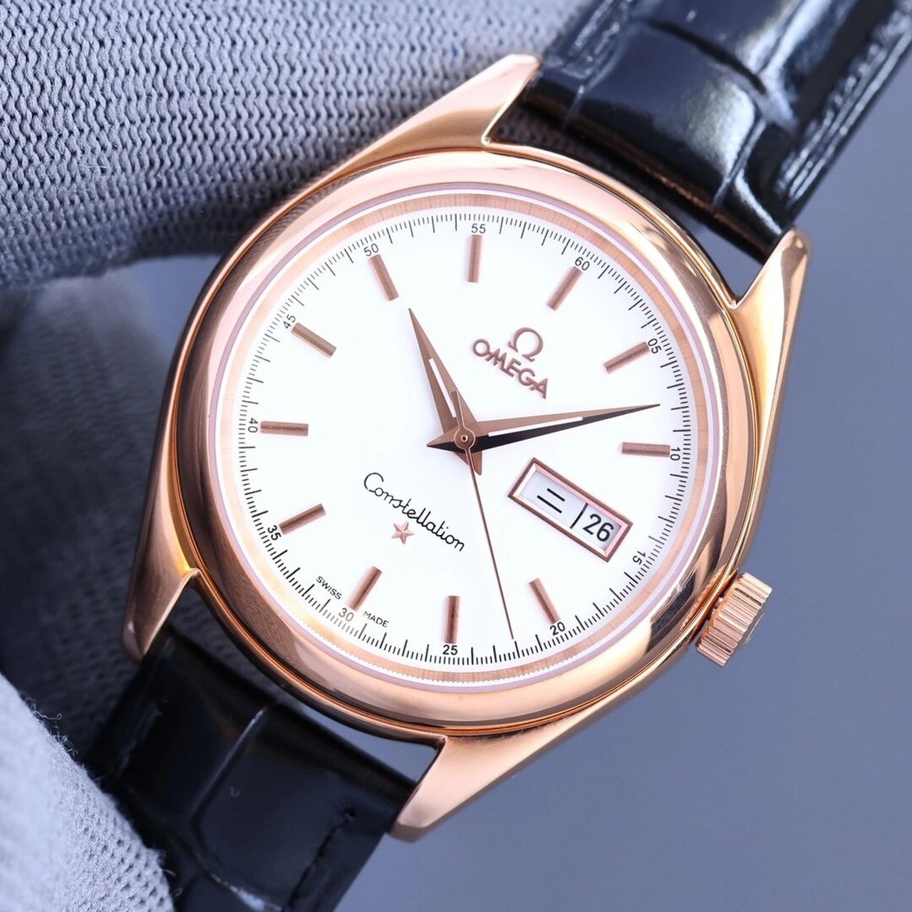 年度最佳腕表欧米茄《omega》 高端区7615星期日历系列!