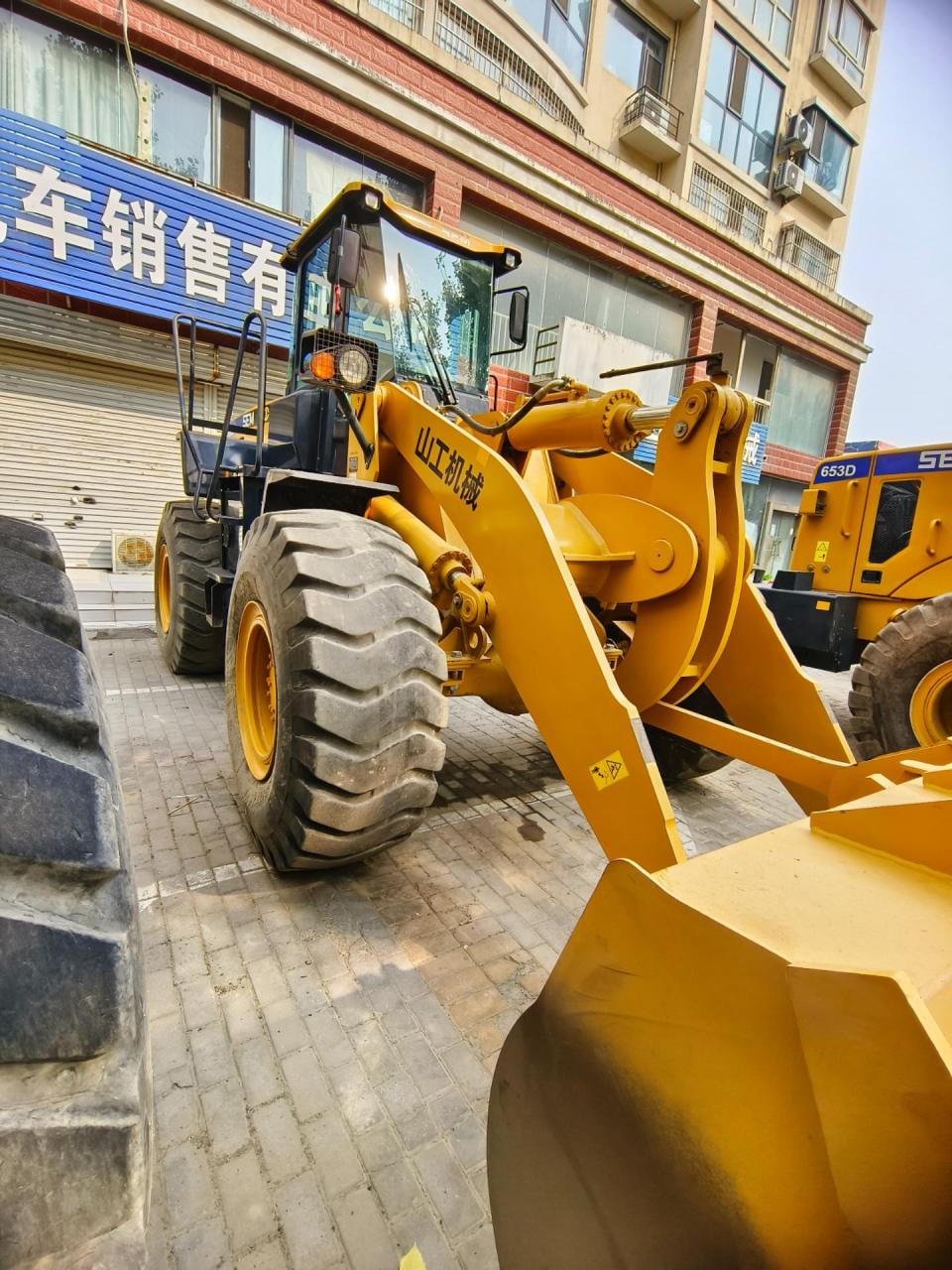 20年极品山工655d高卸,新车品质,有实力的联系