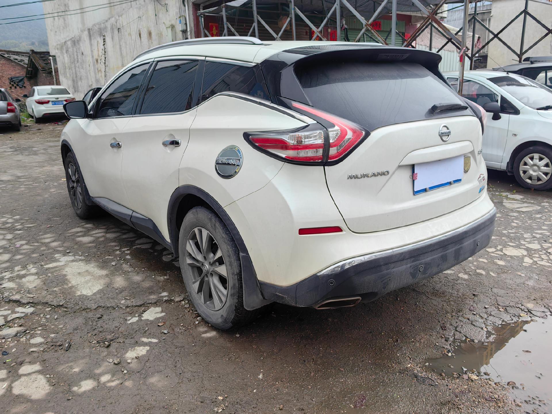 客户寄售极品一手18年日产楼兰自动2.5!新车26.88那款!原版两面补漆!