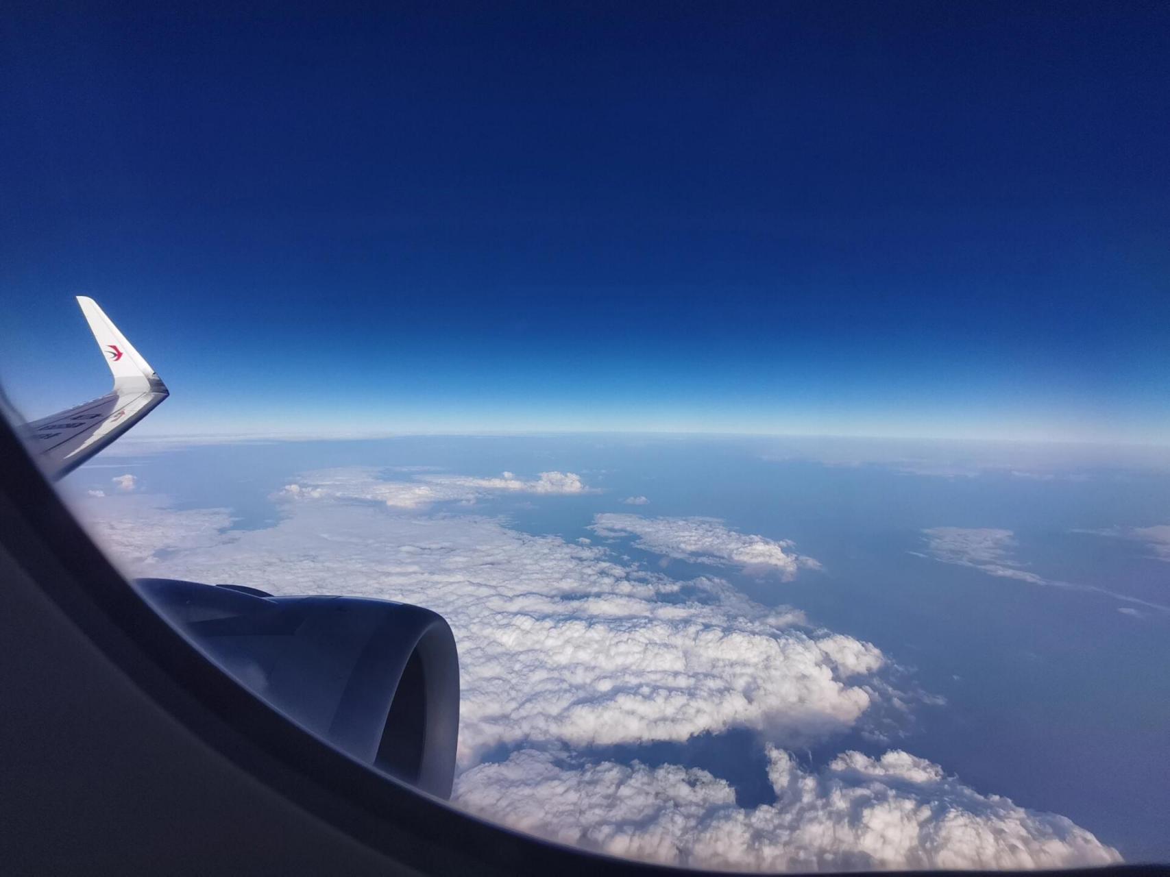 东航选座 机型是东航空客20n,图一图二分别是48a和32a的视角图