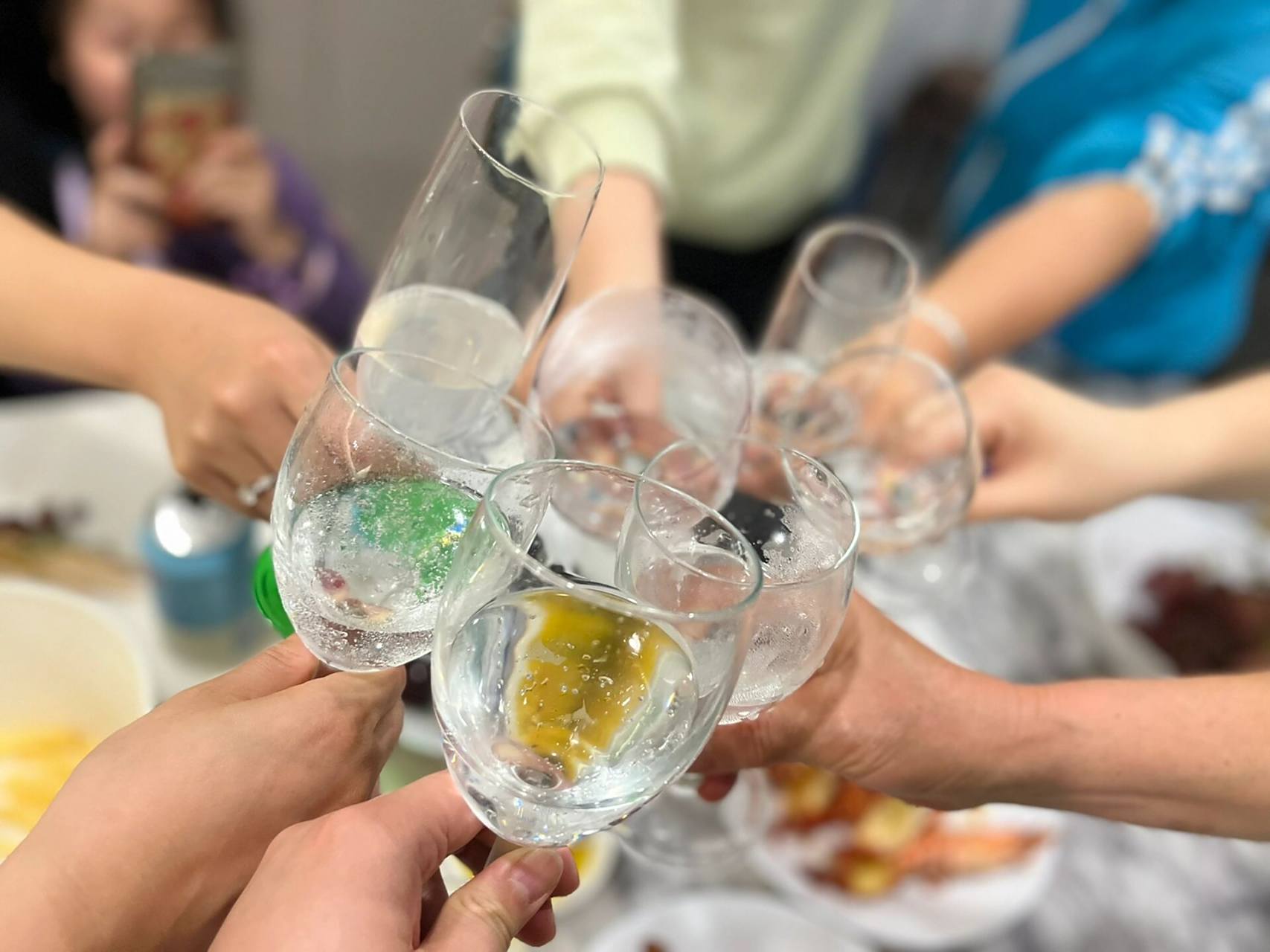 干杯91朋友见面93聚餐 文案 多见面93 常碰杯91 	 家人|朋友