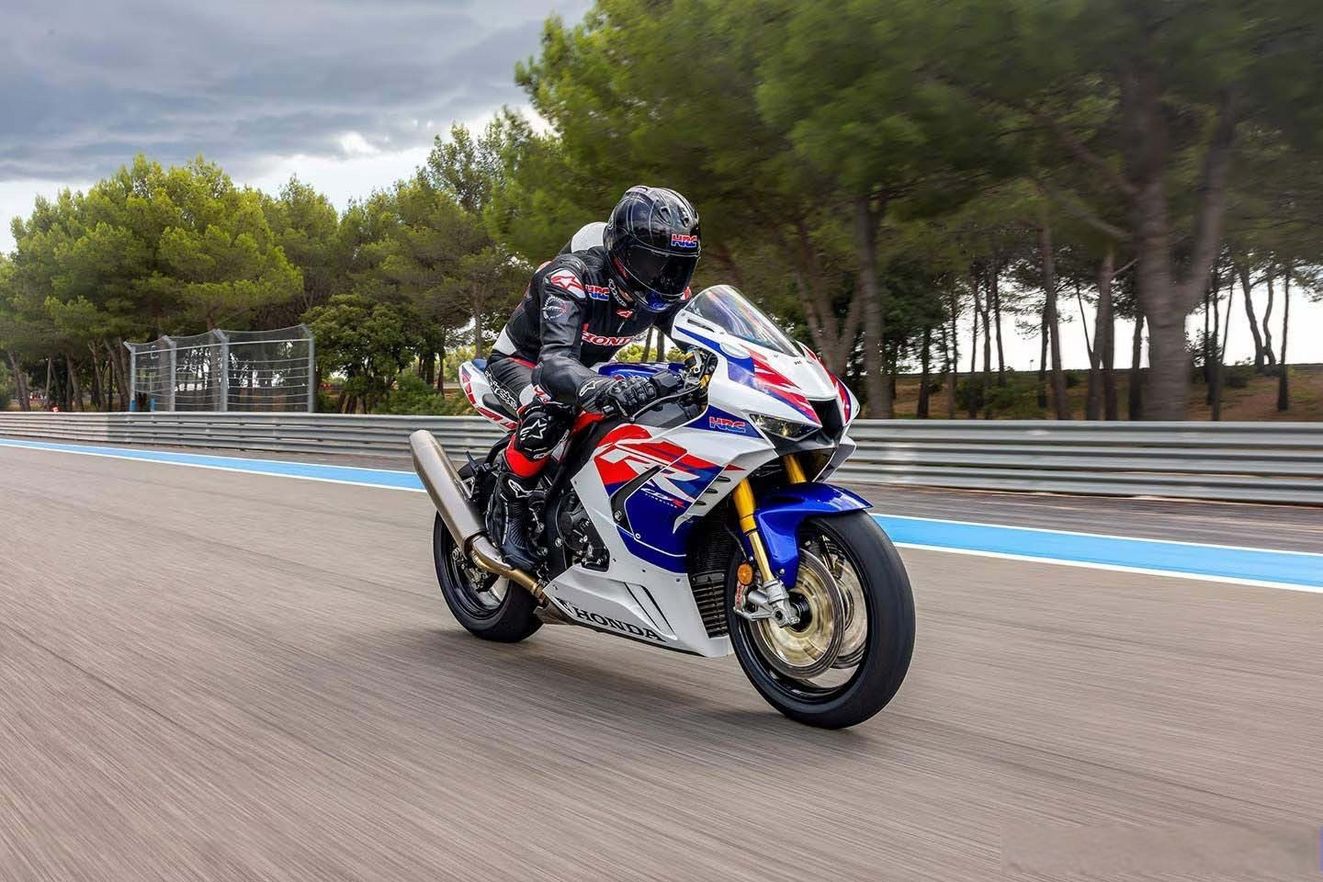 本田2023款cbr1000rr-r 火刃sp 还是那个熟悉的味道!#摩托车#大v聊车