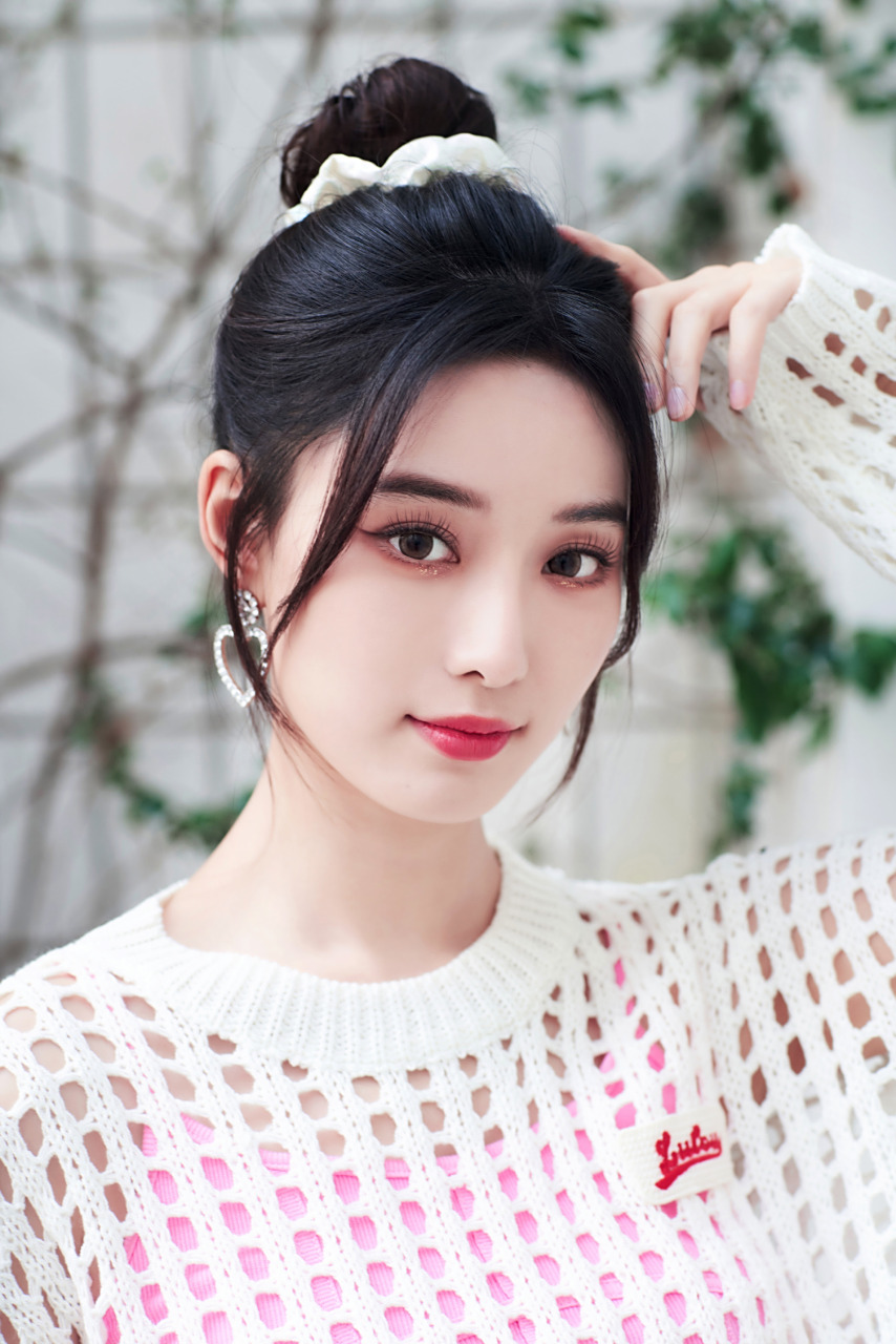 徐艺洋青春感少女写真九宫格