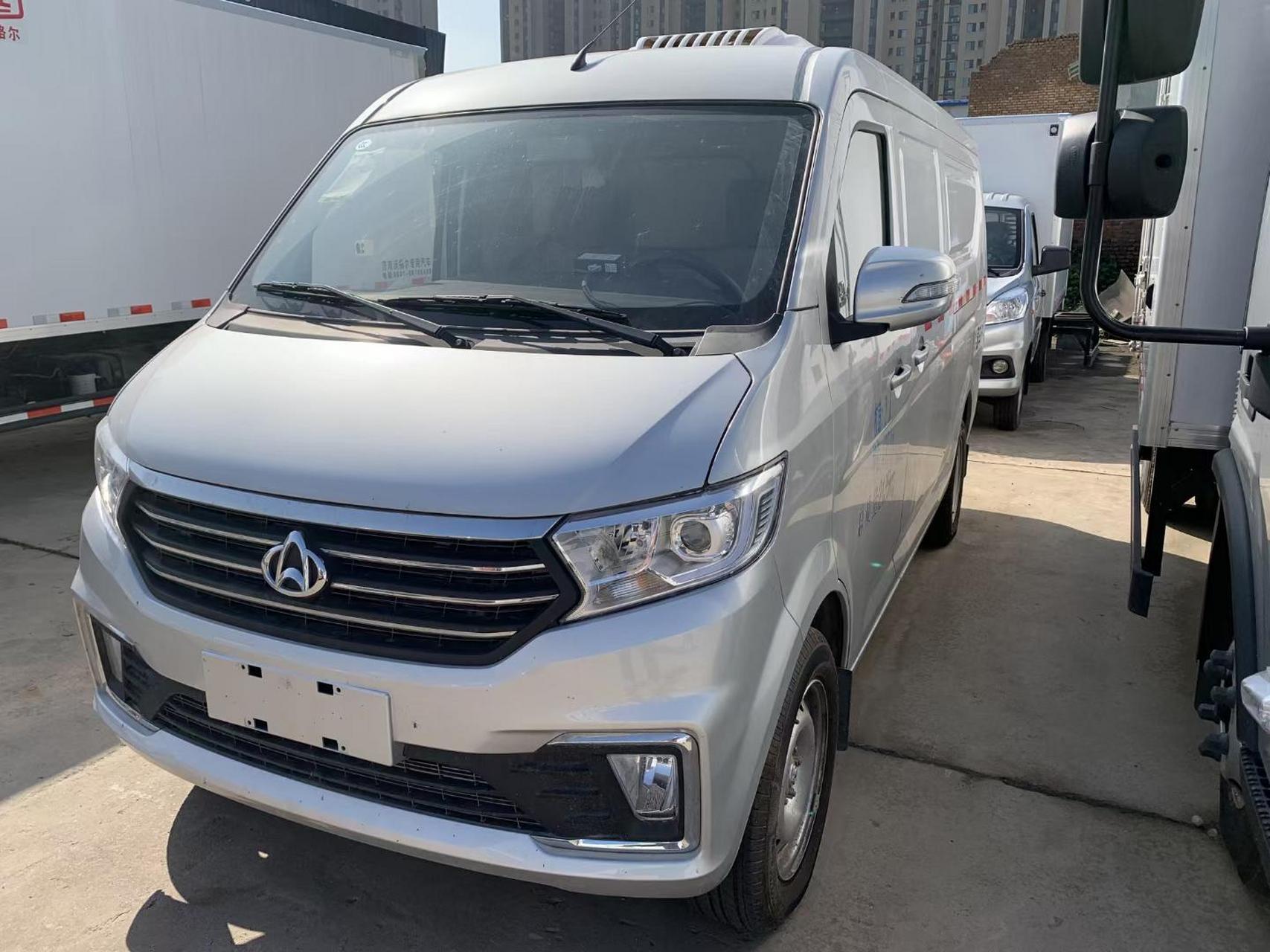 长安跨越星v5面包冷藏车:整车配置(1.